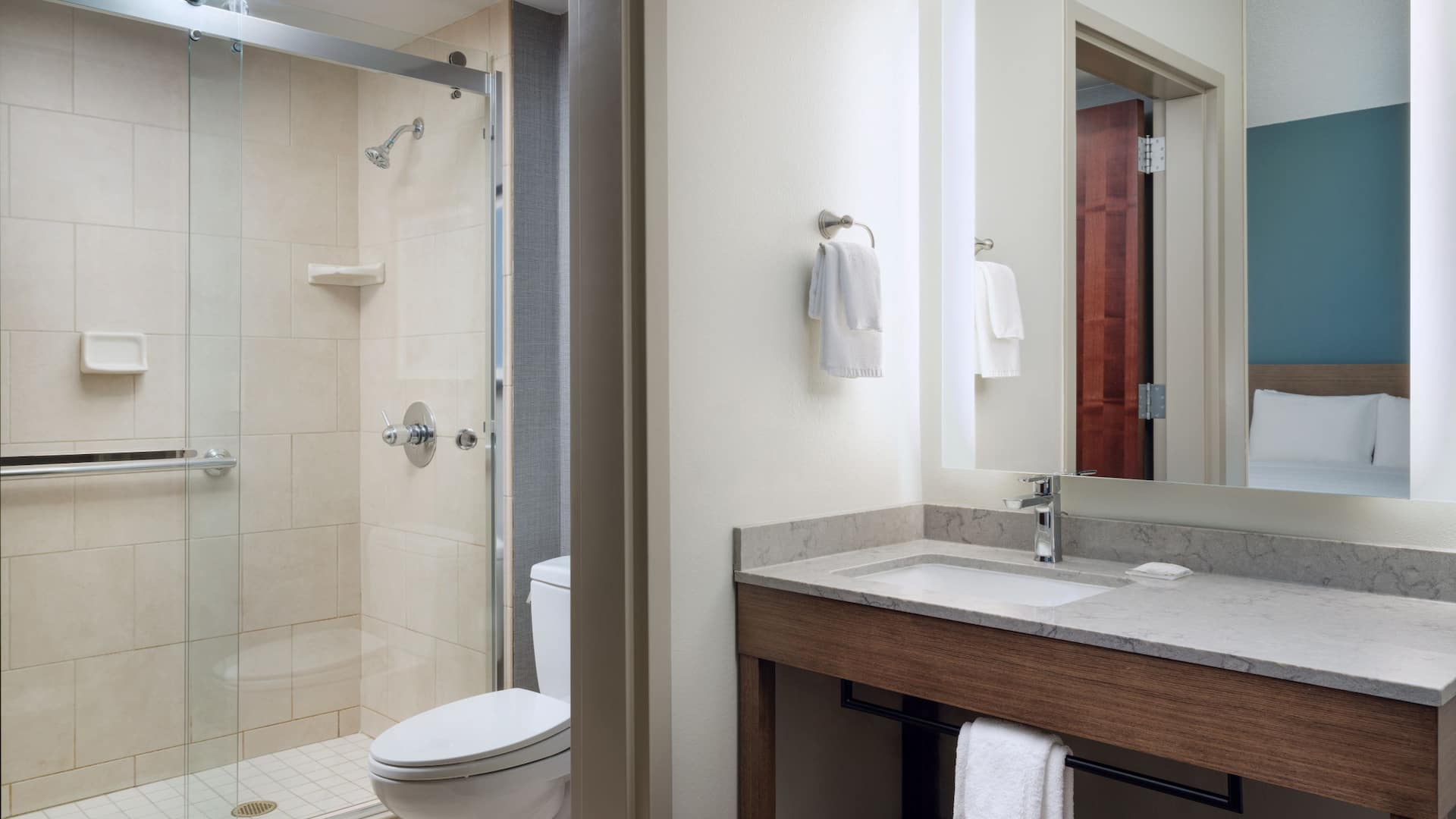 8 из 9 Hyatt Place Grand Rapids-South Bathroom With Shower