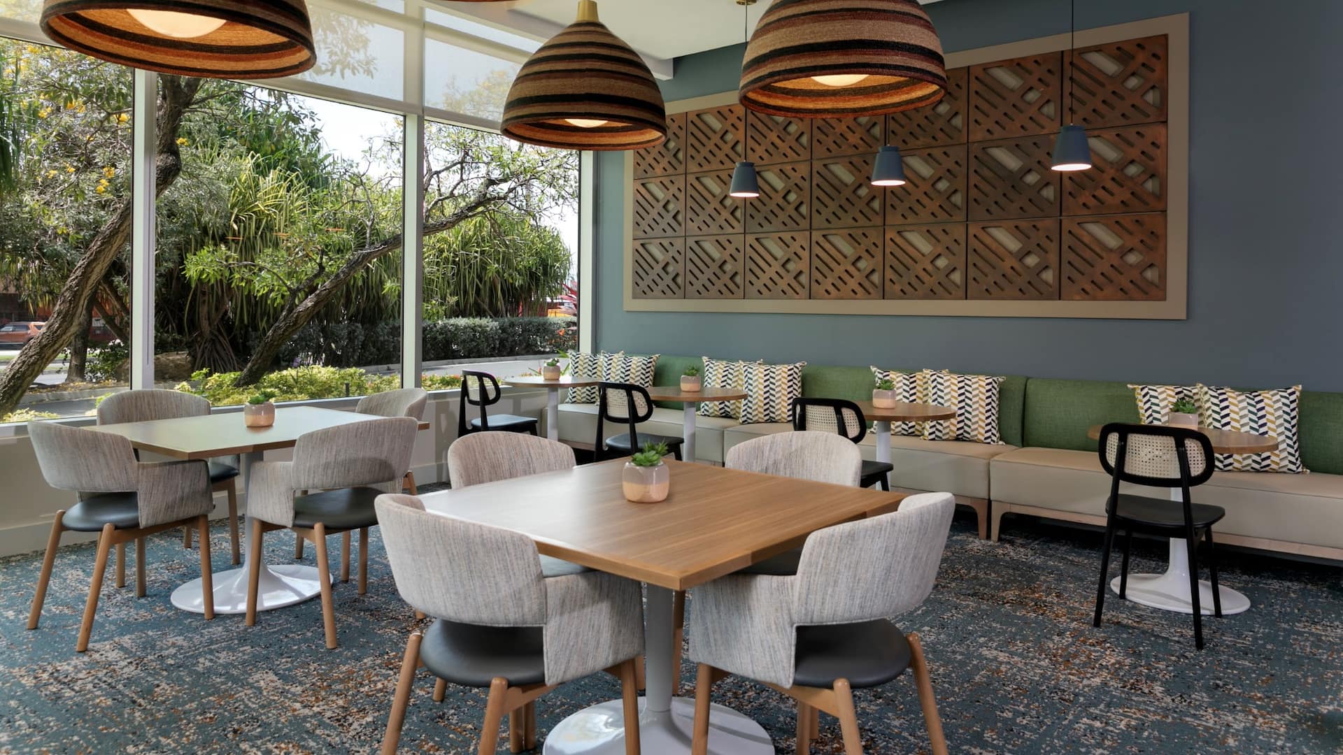 Hyatt Place Manatí Sunroom In The Lobby Area