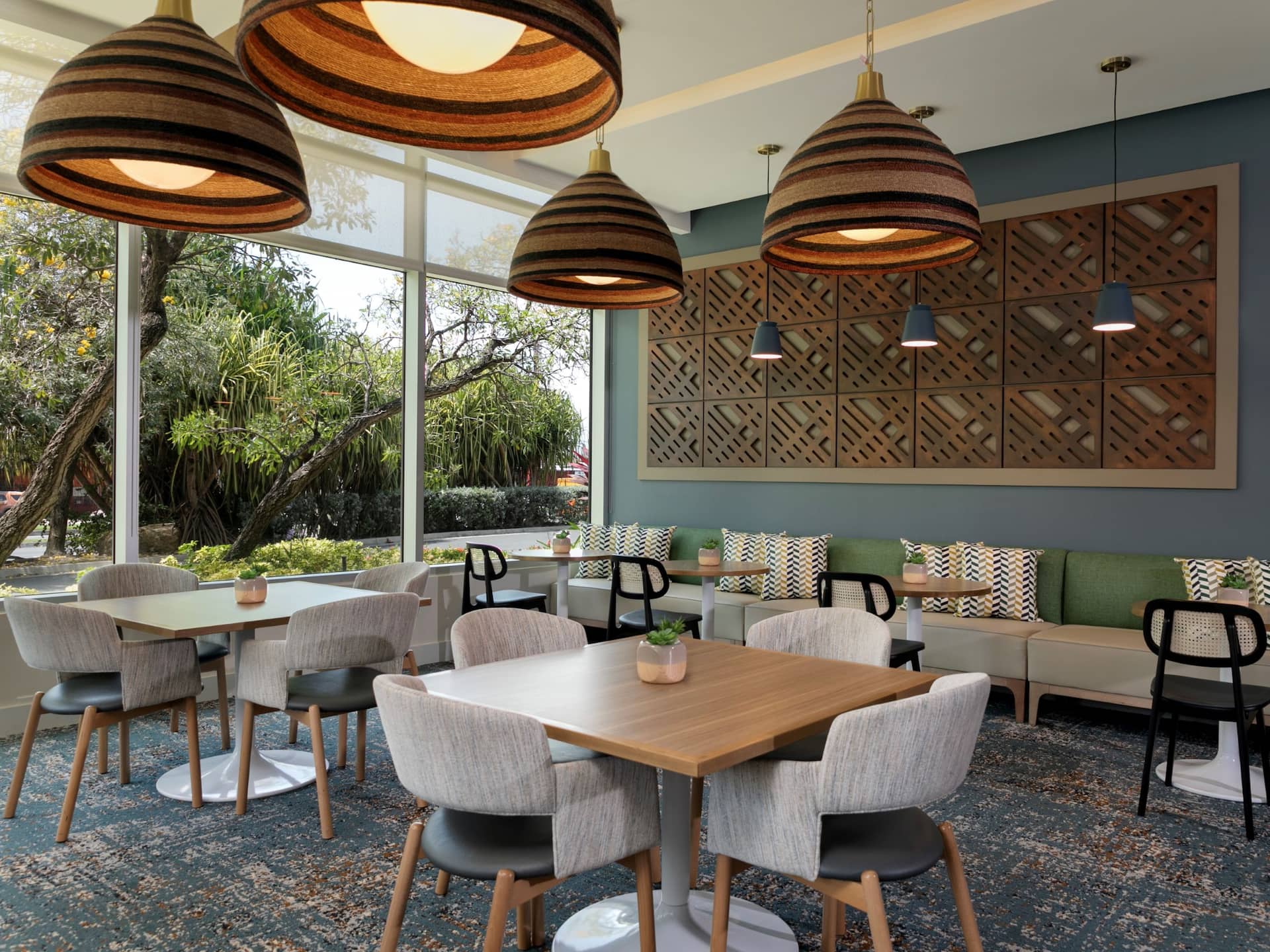 Hyatt Place Manatí Sunroom In The Lobby Area