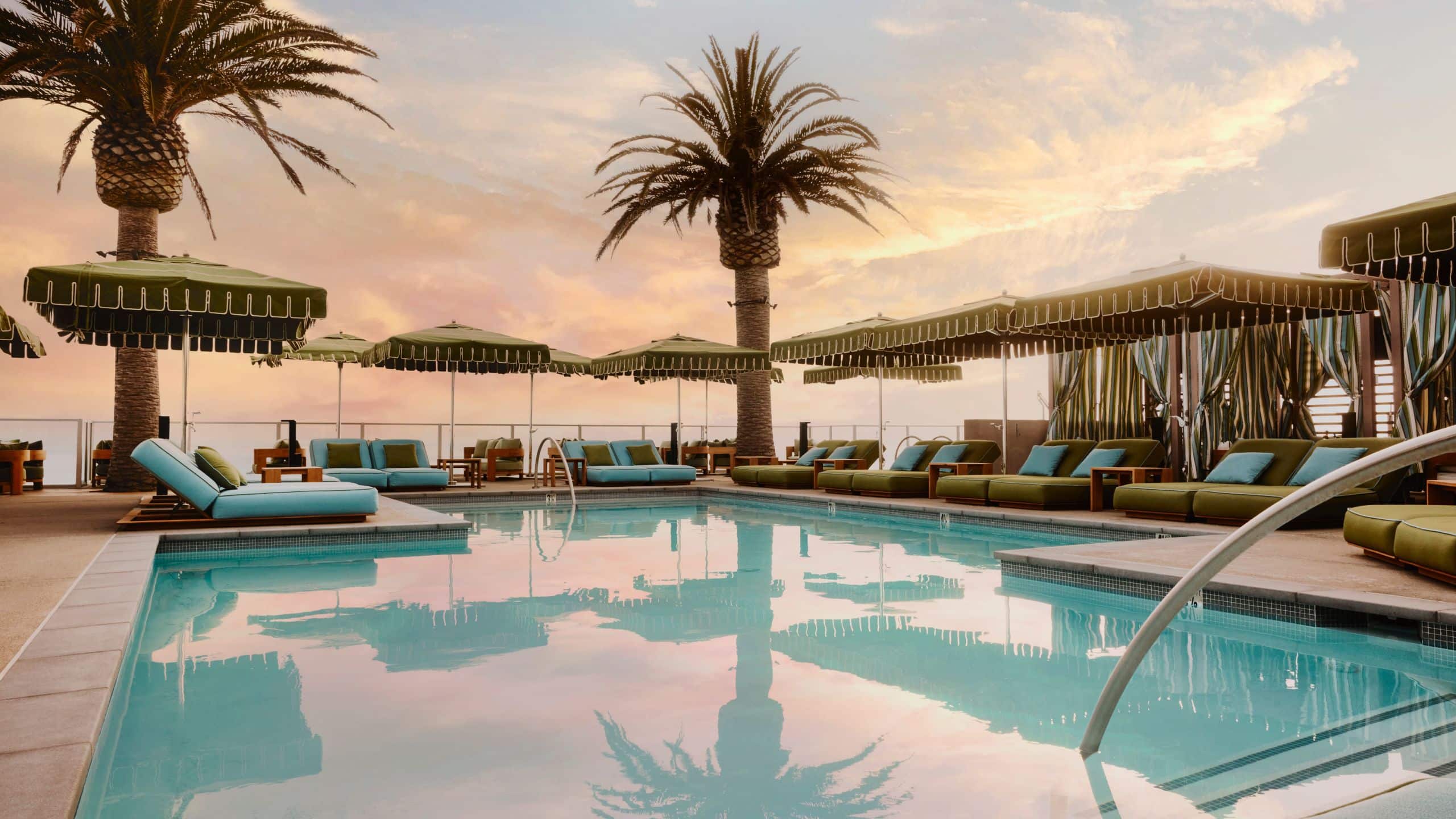Pacific/エーゲ海 と SUNSET HILLS HOTEL