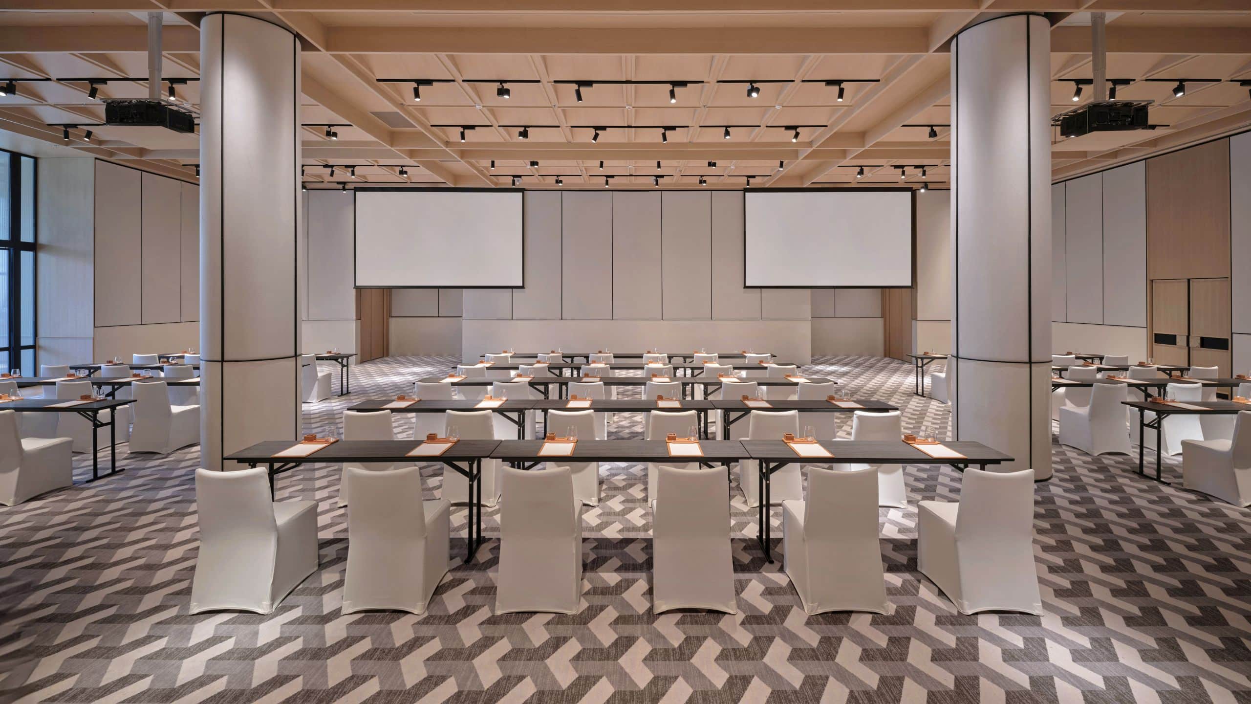 Hyatt Centric Zhongshan Park Shanghai Ballroom Foyer