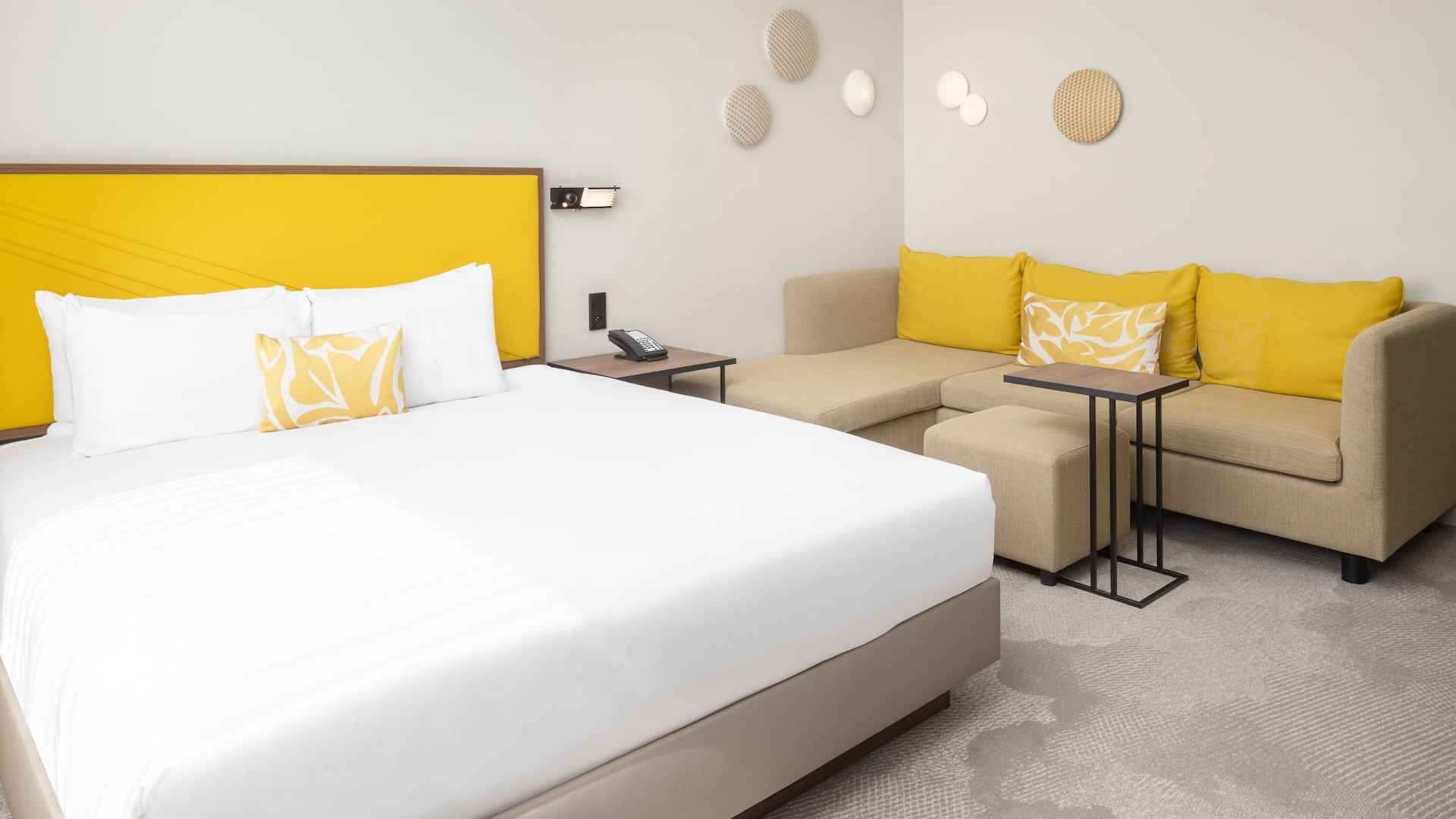 8/8 Hyatt Place Paris Charles de Gaulle Airport Kngx King Room Bed
