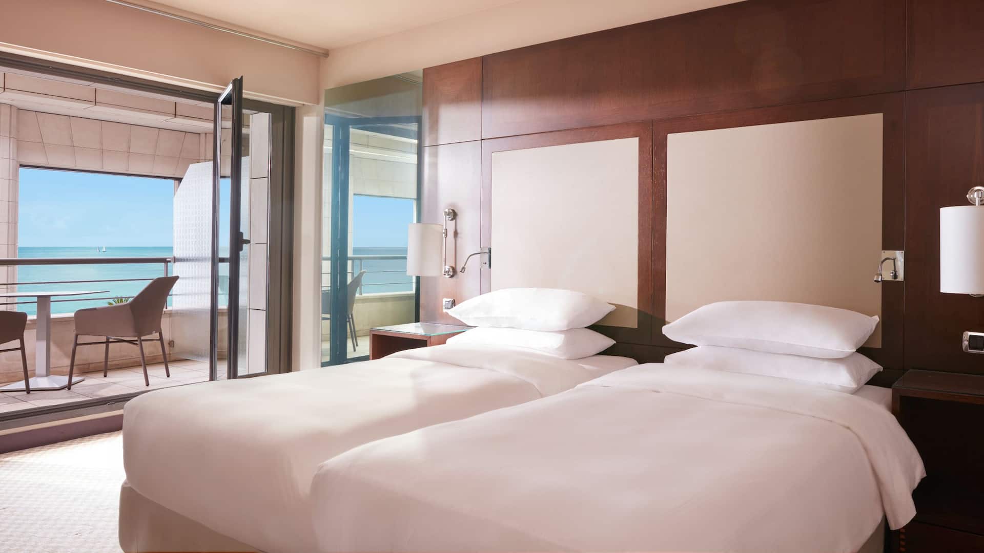 2 de 6 Hyatt Regency Nice Palais de la Méditerranée Twin Sea View Room