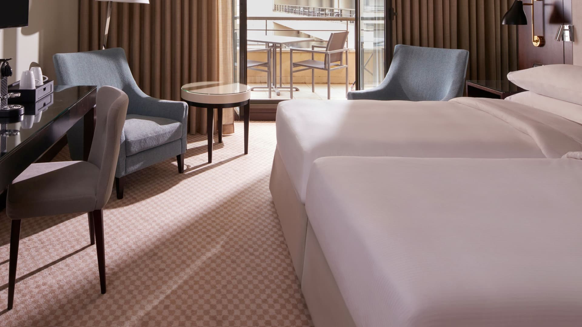 4 de 5 Hyatt Regency Nice Palais de la Méditerranée King Family Twin Bed