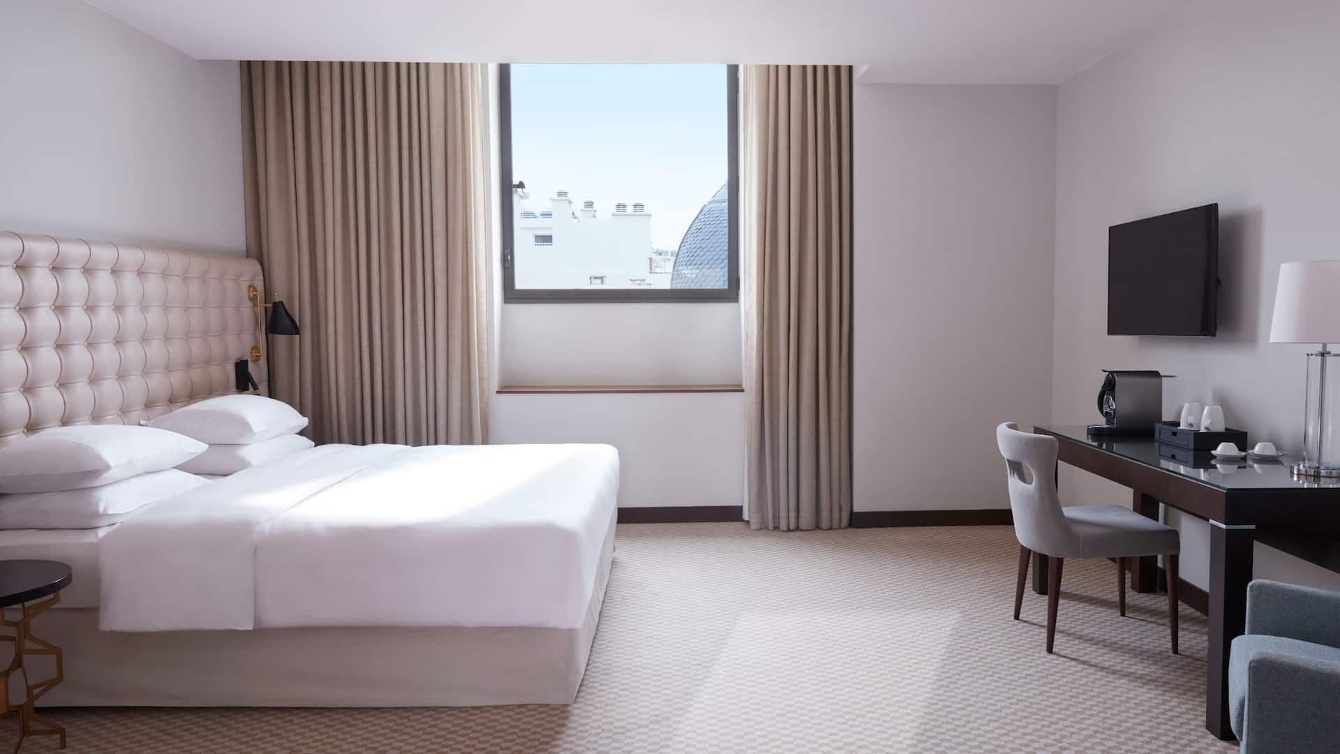 Hyatt Regency Nice Palais de la Méditerranée Regency Suite Room