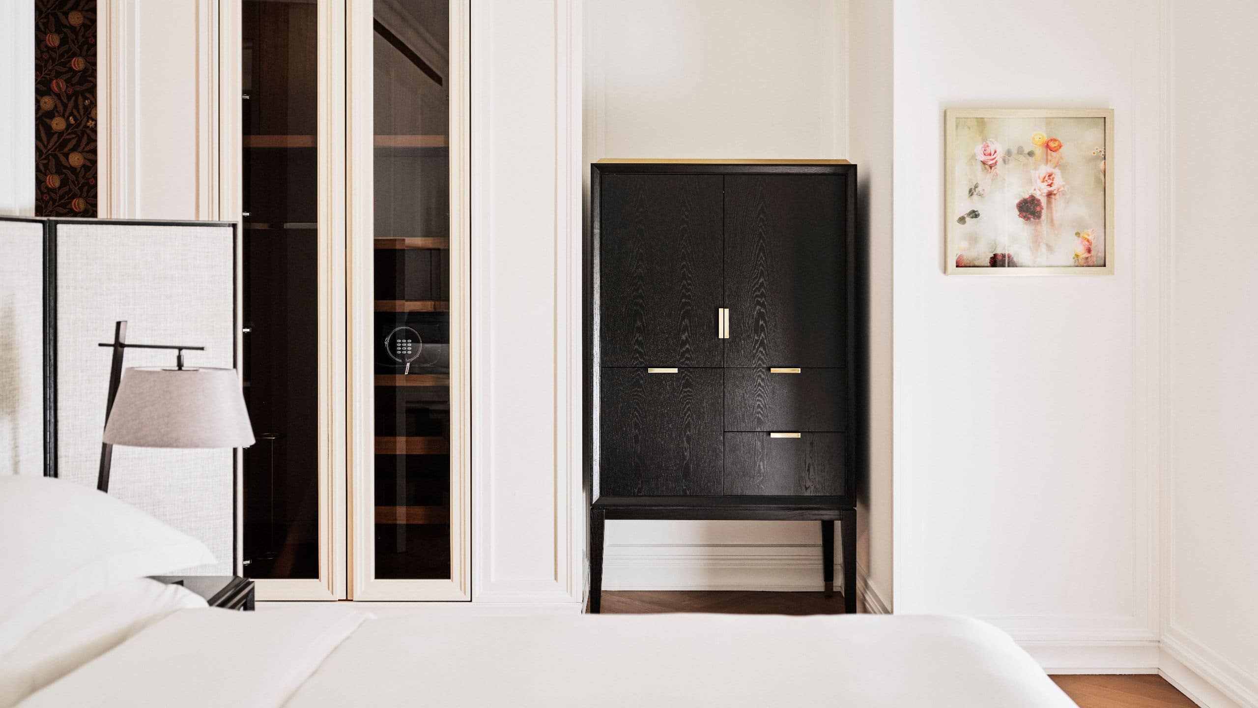 Park Hyatt London River Thames Room King Accessible Bed Space