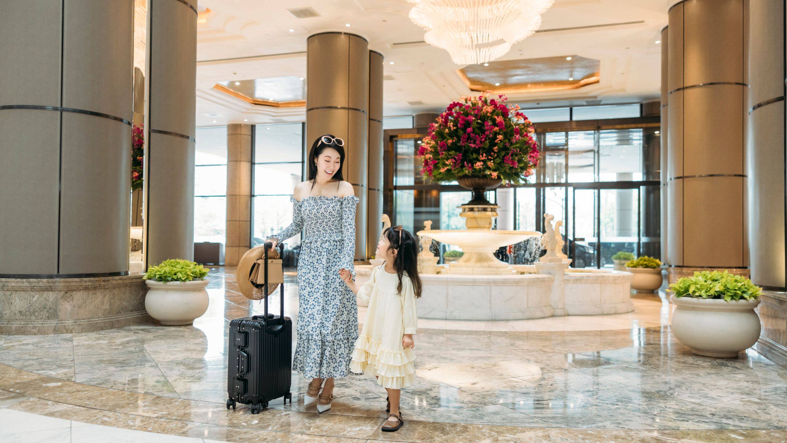 TAIGH-P3023-Be-More-Grand-