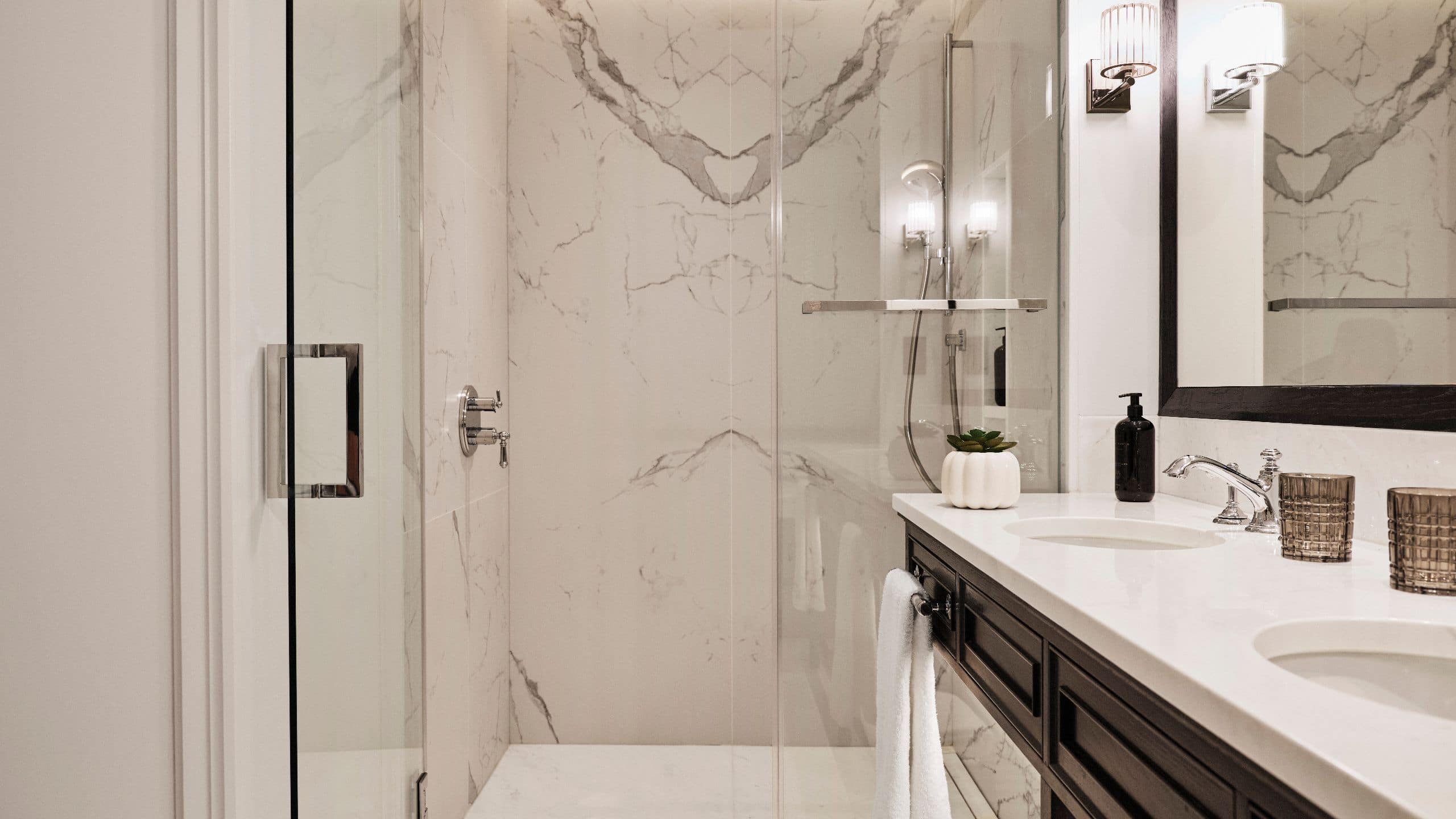 第 5，共 6 Park Hyatt London River Thames Room King Twin Bathroom Shower