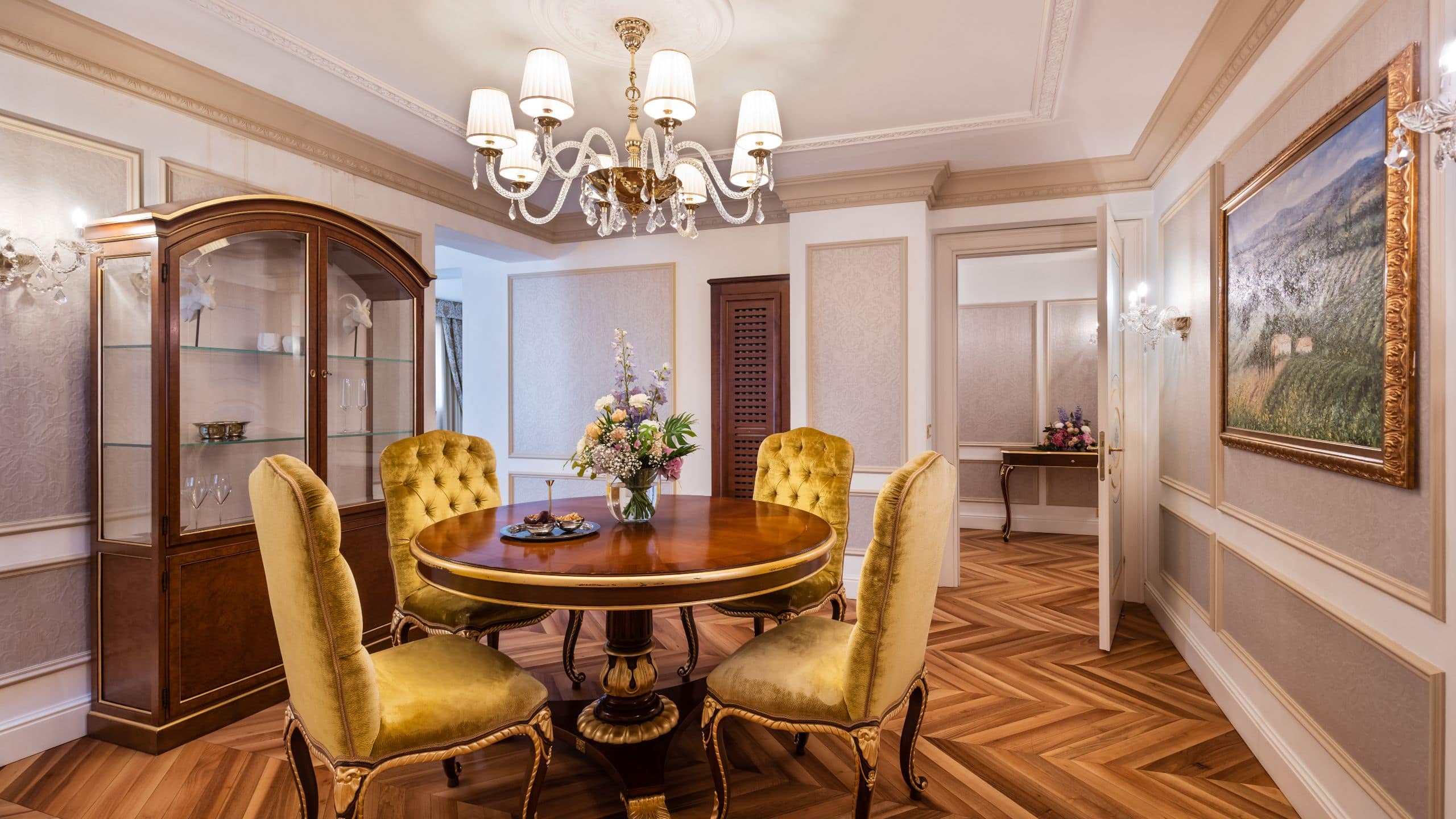 Hotel Flüela Davos Presidential Suite Dining Room