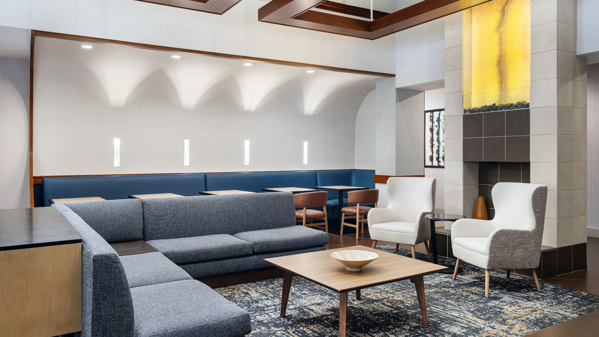 Hyatt Place Columbus-North Lobby Seating