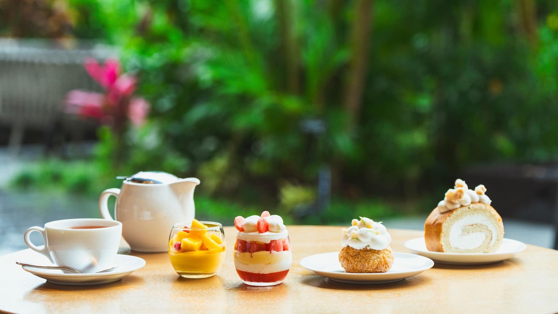 Hyatt Regency Seragaki Island, Okinawa All Day Dining Serale Lunch Cake Set