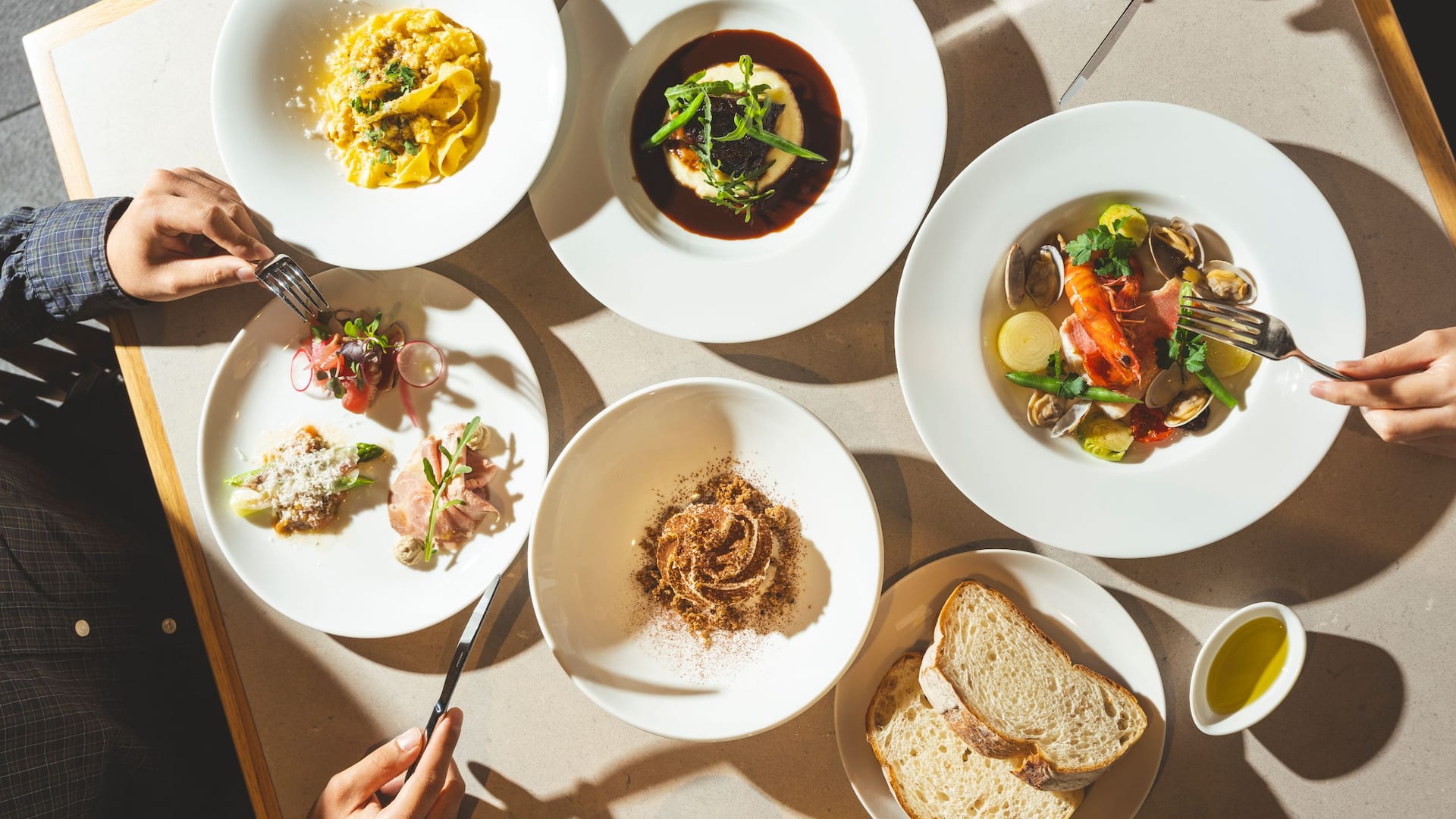 Hyatt Regency Seragaki Island, Okinawa Cucina Serale Dinner Left