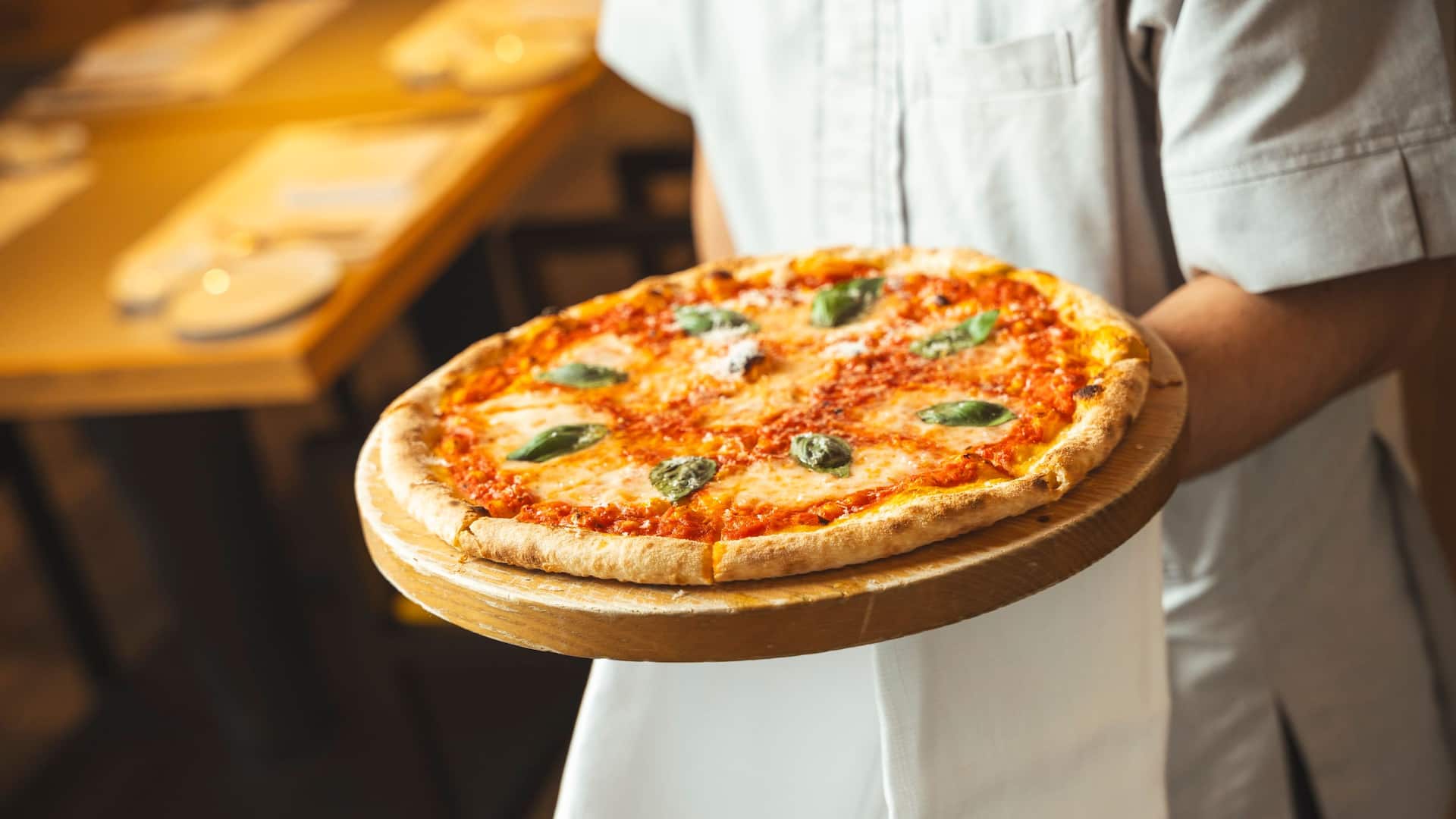 Hyatt Regency Seragaki Island, Okinawa Cucina Serale Pizza Service