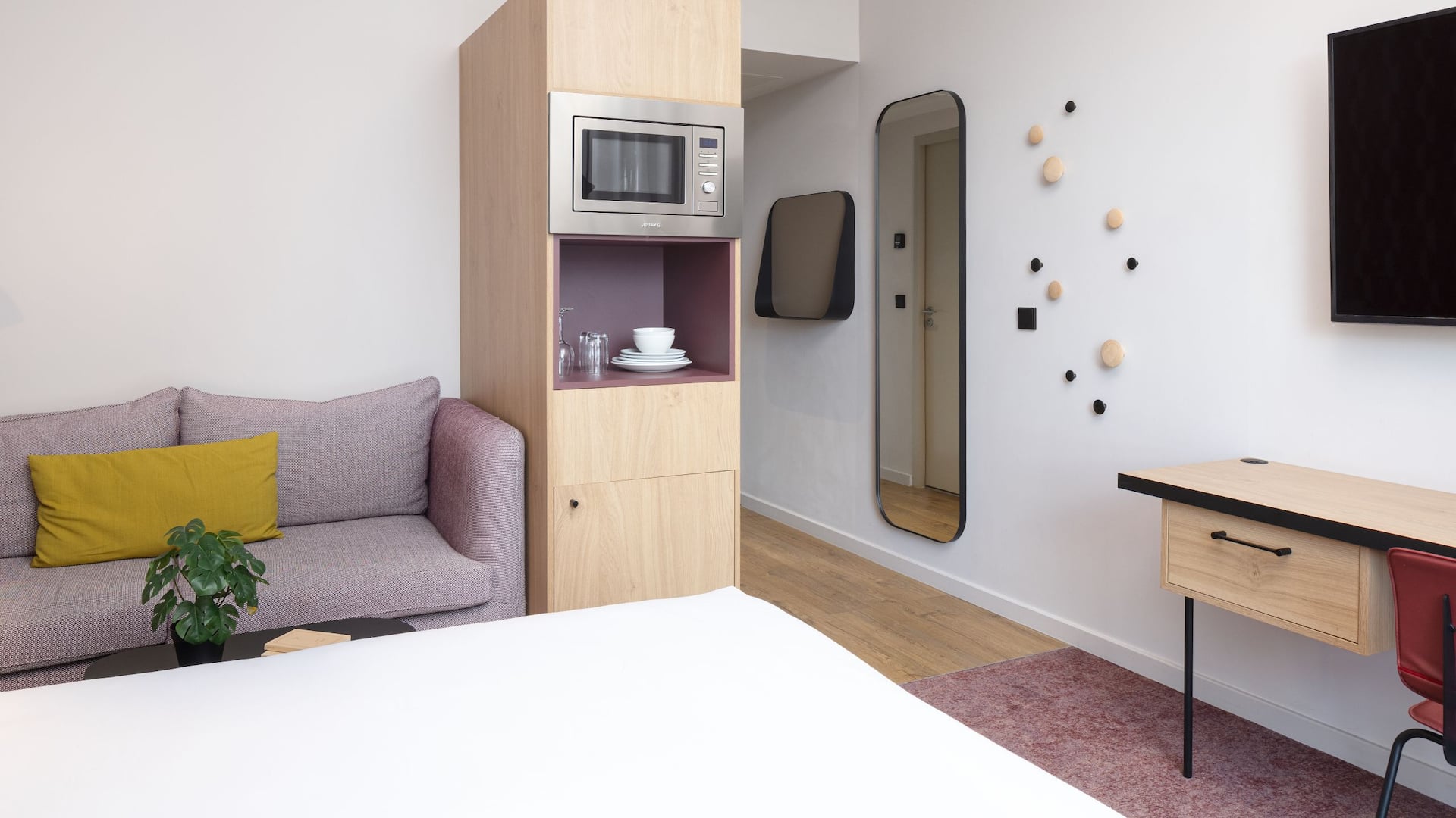 Hyatt House Paris Charles de Gaulle Airport Suite With King Bed