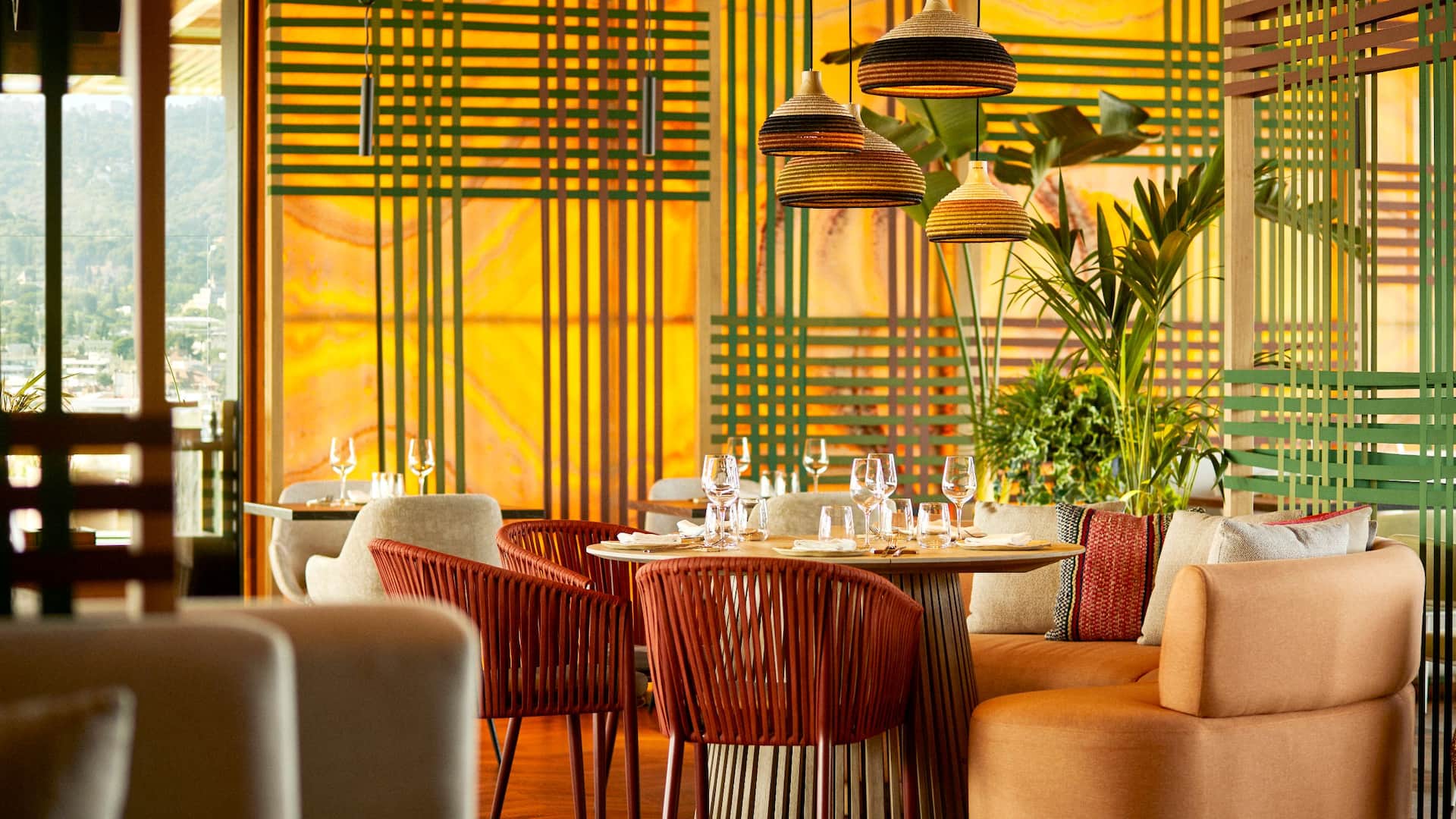 Grand Hyatt Barcelona Maymanta Main Table