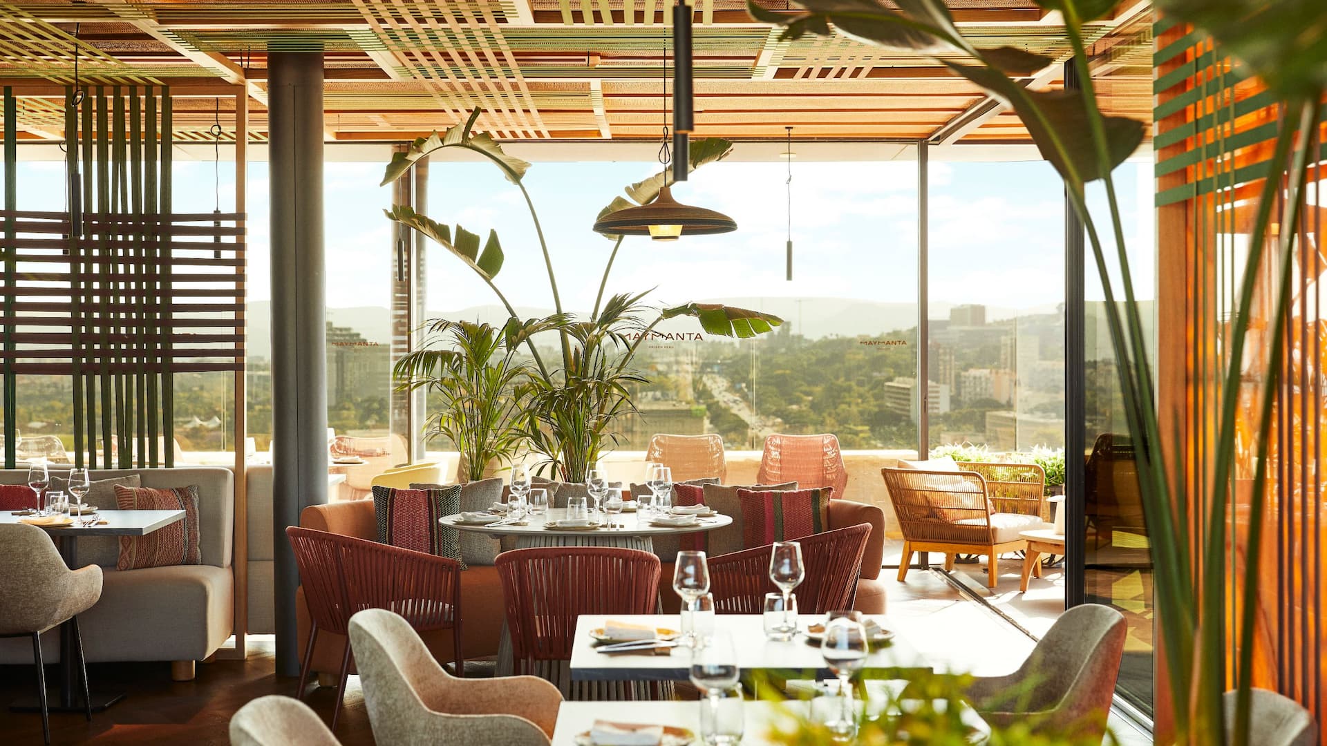 2 of 8 Grand Hyatt Barcelona Maymanta Left General View
