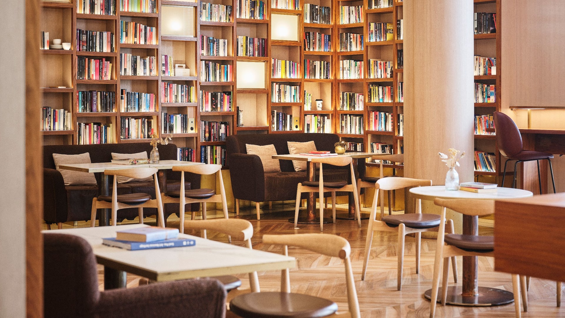 Grand Hyatt Barcelona Philosofia Library