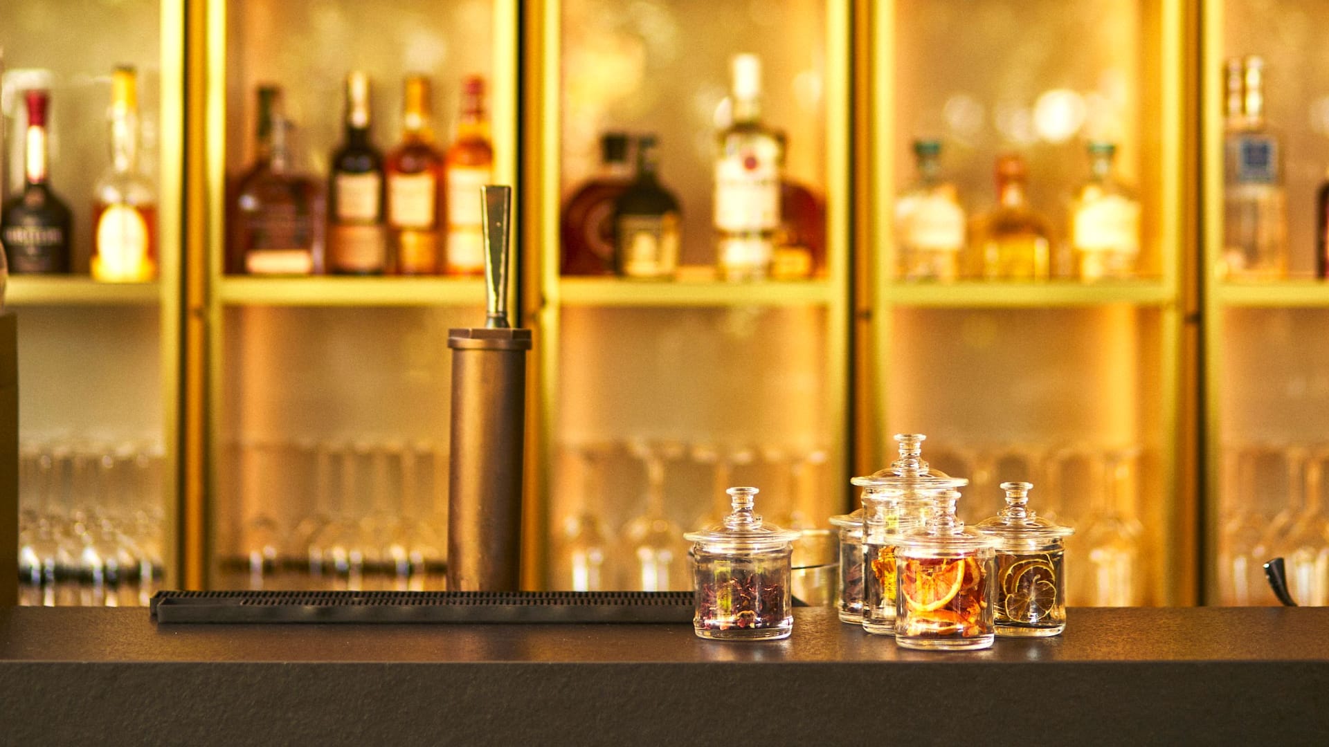 Grand Hyatt Barcelona Sofia Bar And Tapas Bar Details