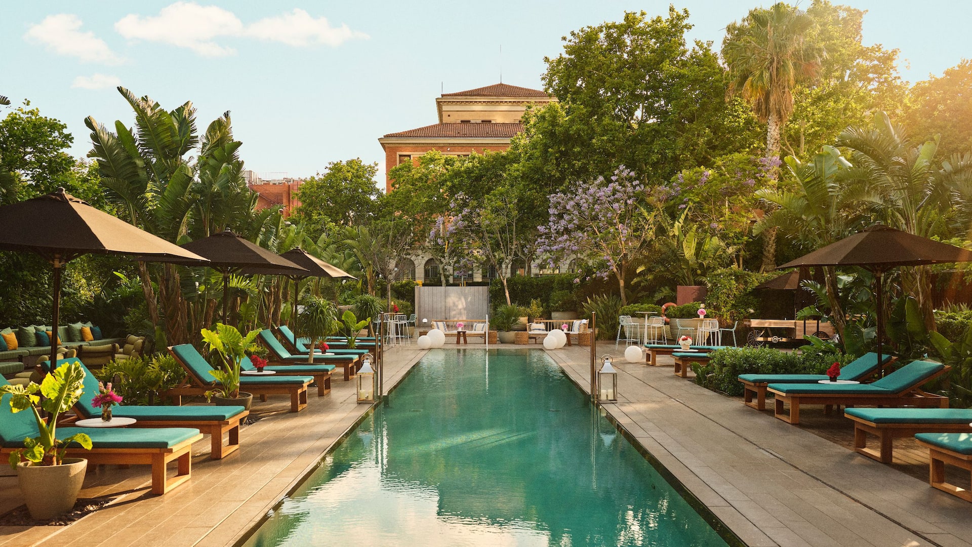 Grand Hyatt Barcelona Pool General View
