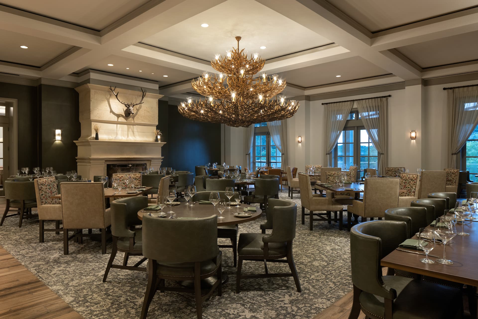 Hyatt Regency Hill Country Resort and Spa Antlers Lodge Dining Tables