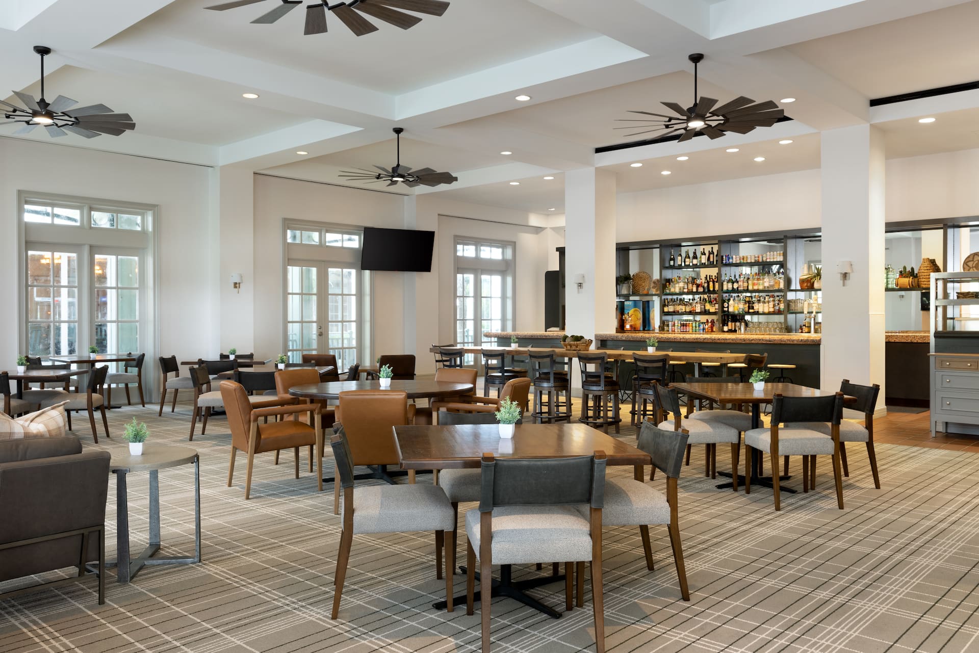 Hyatt Regency Hill Country Resort and Spa Cactus Oak Dining Tables Bar