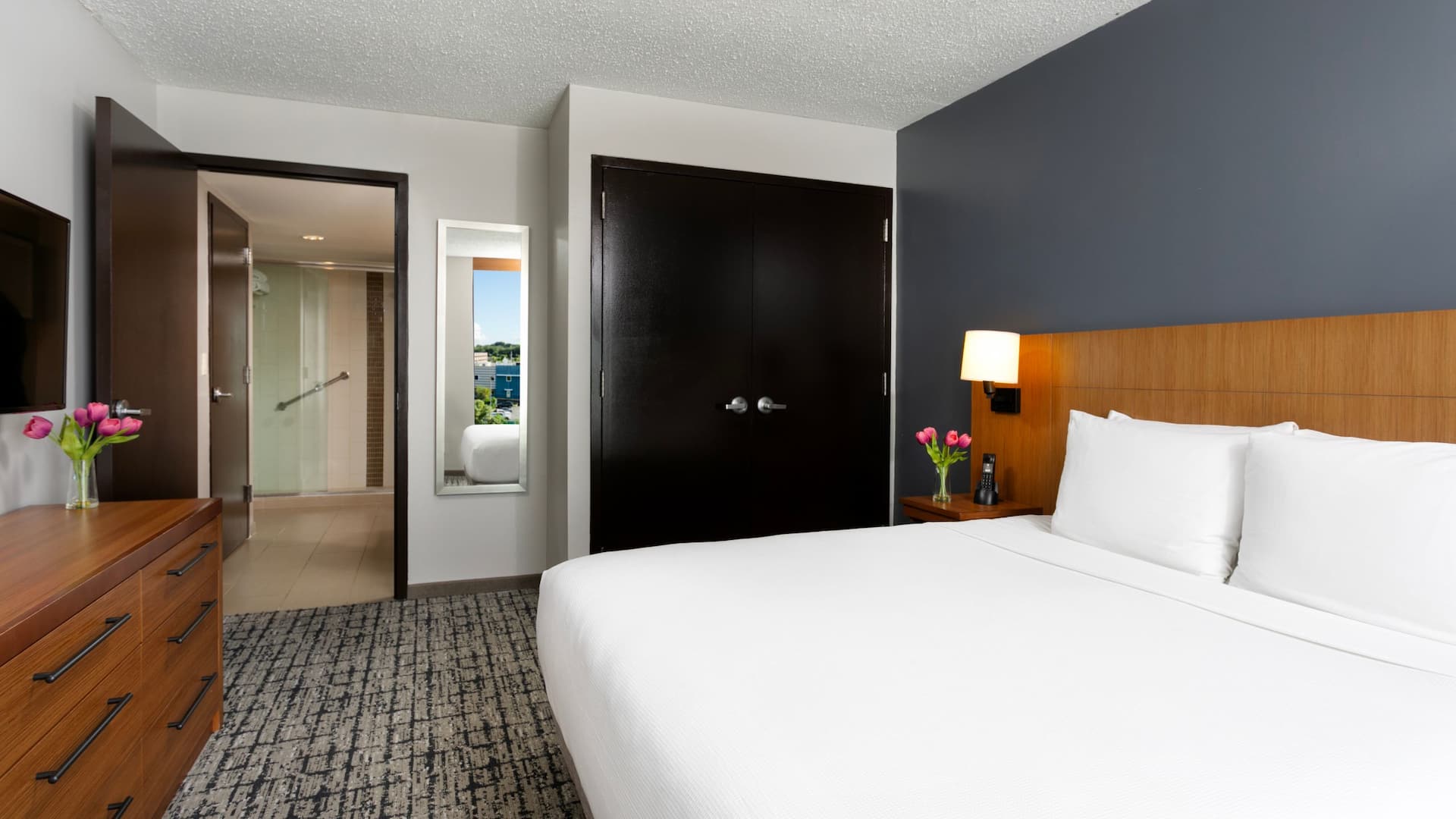 Hyatt Place Manatí King Suite Room