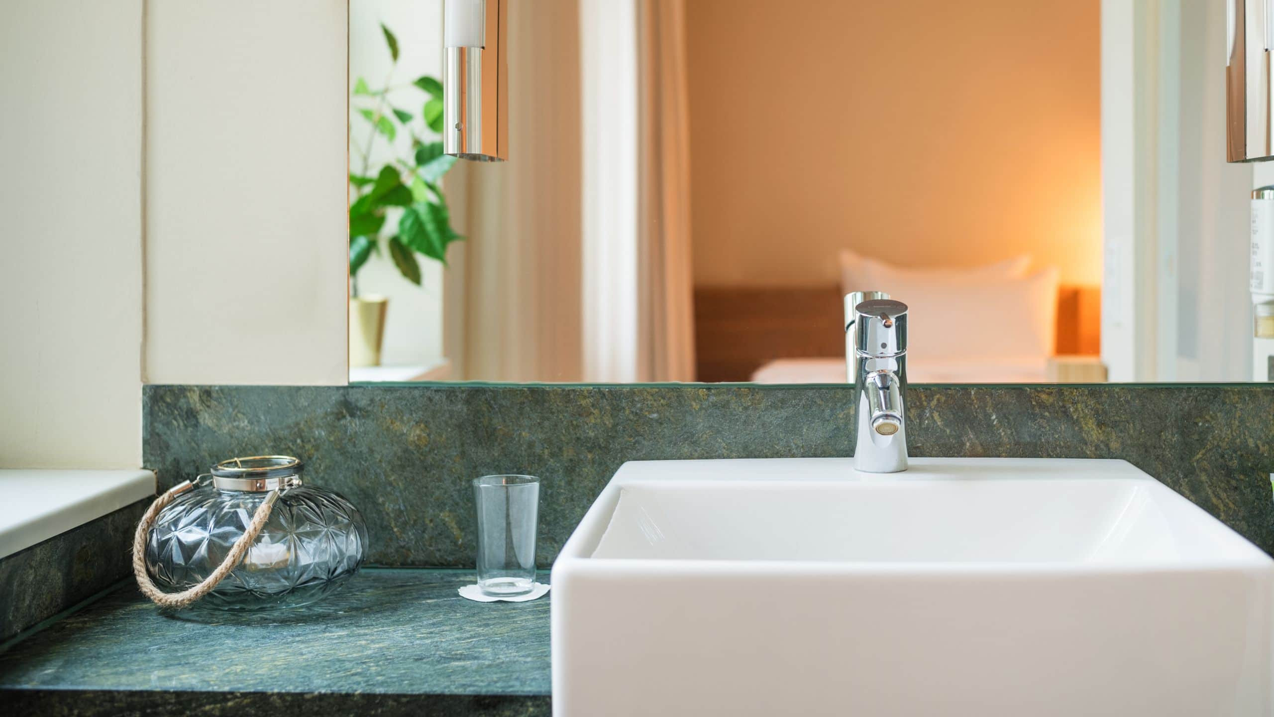 3 of 3 Lindner Hotel Berlin Ku'damm Bathroom