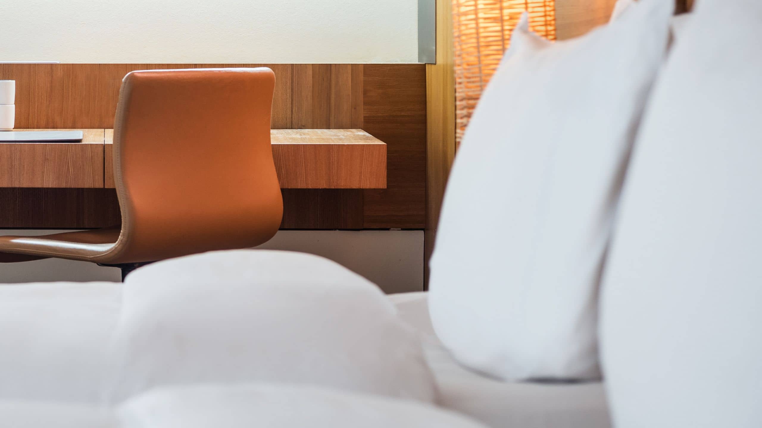 4 of 5 Lindner Hotel Berlin Ku'damm Guestroom Pillows