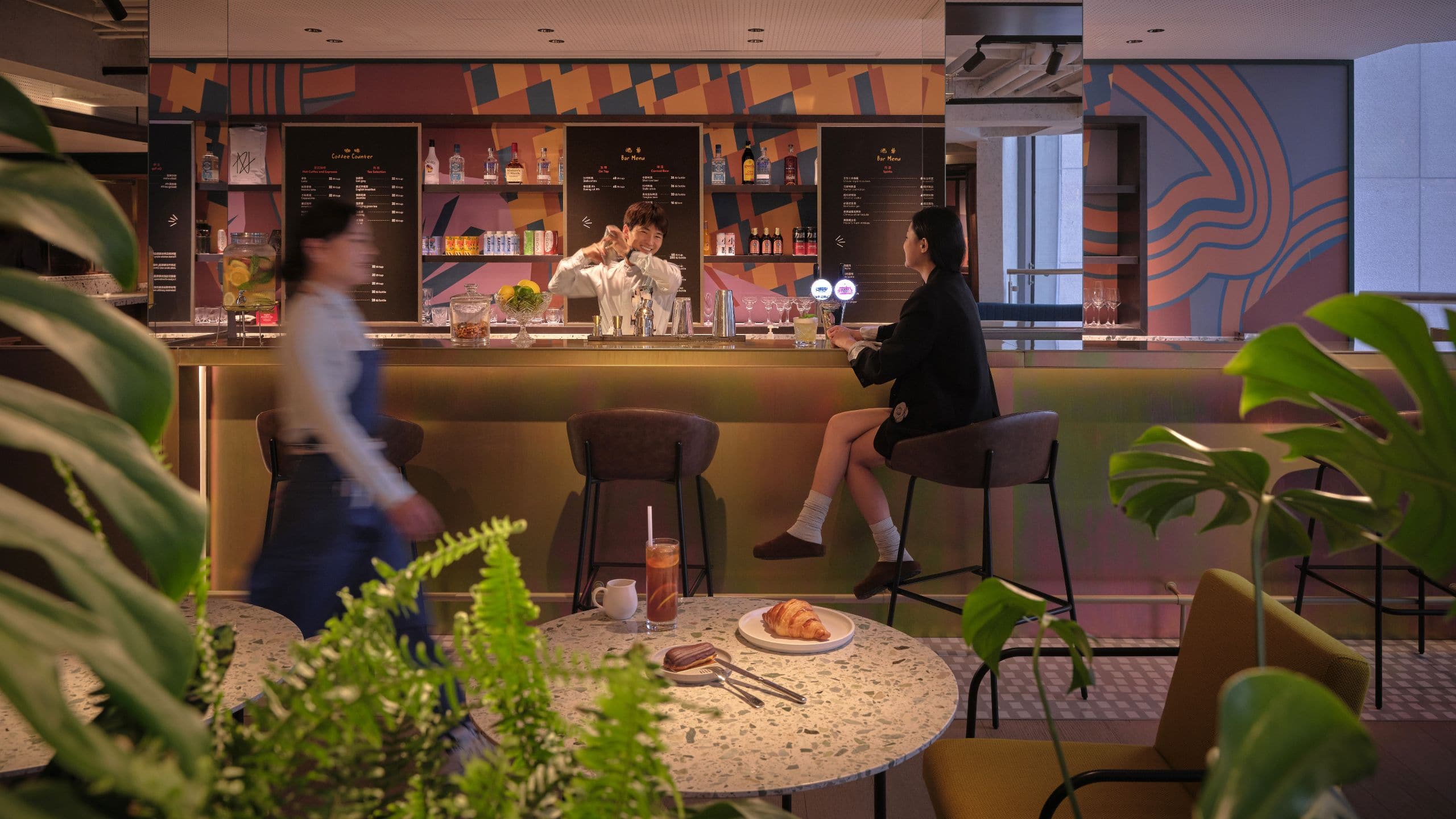 Caption by Hyatt Zhongshan Park Shanghai Taole Central Bar