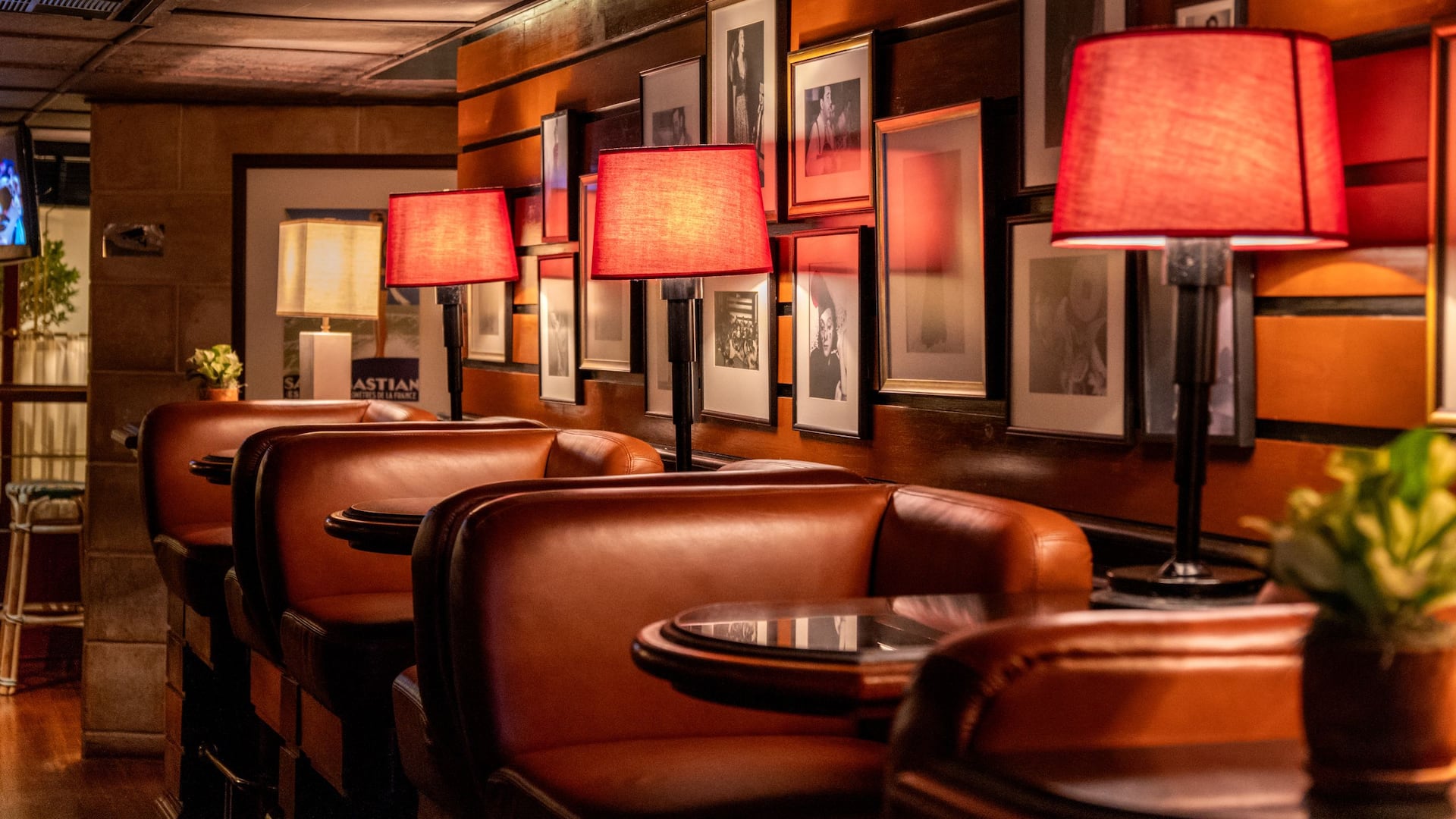 Grand Hyatt Erawan Bangkok Gaston Sofar Bar