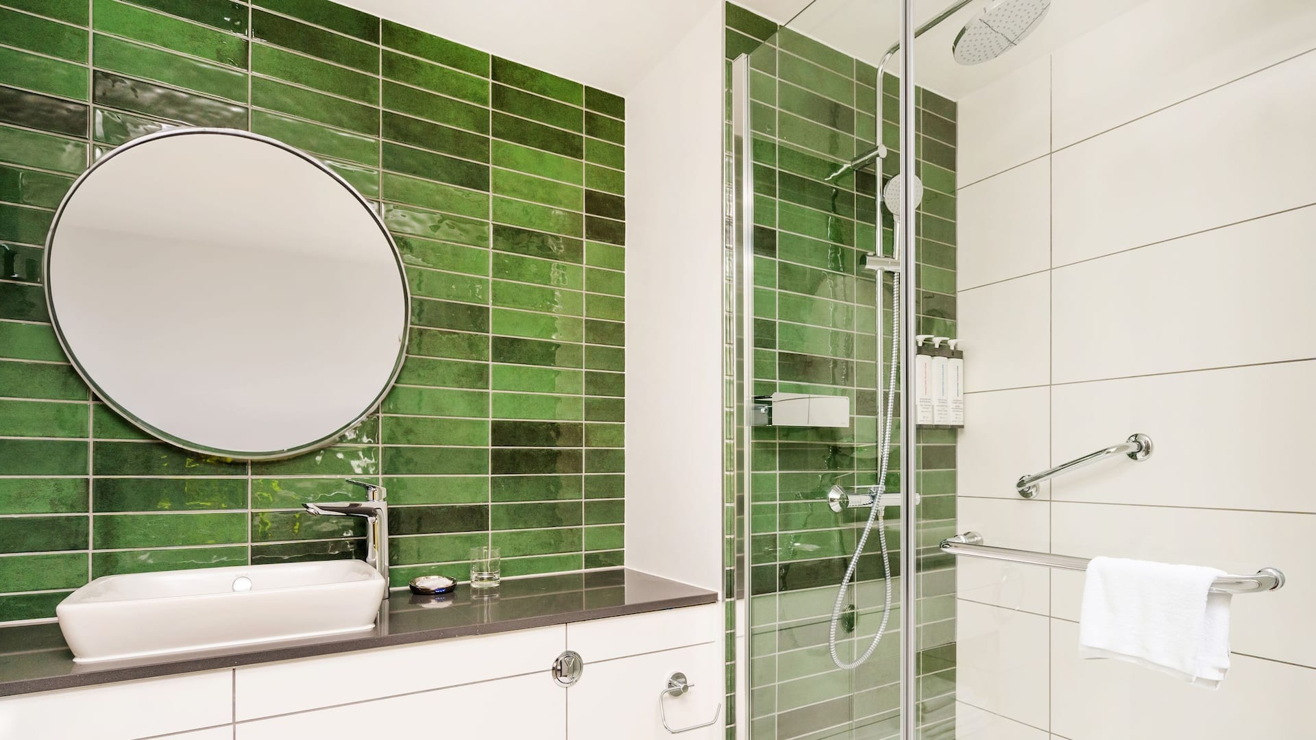 5 of 5 Hyatt House Leeds Bathroom Vanity Shower