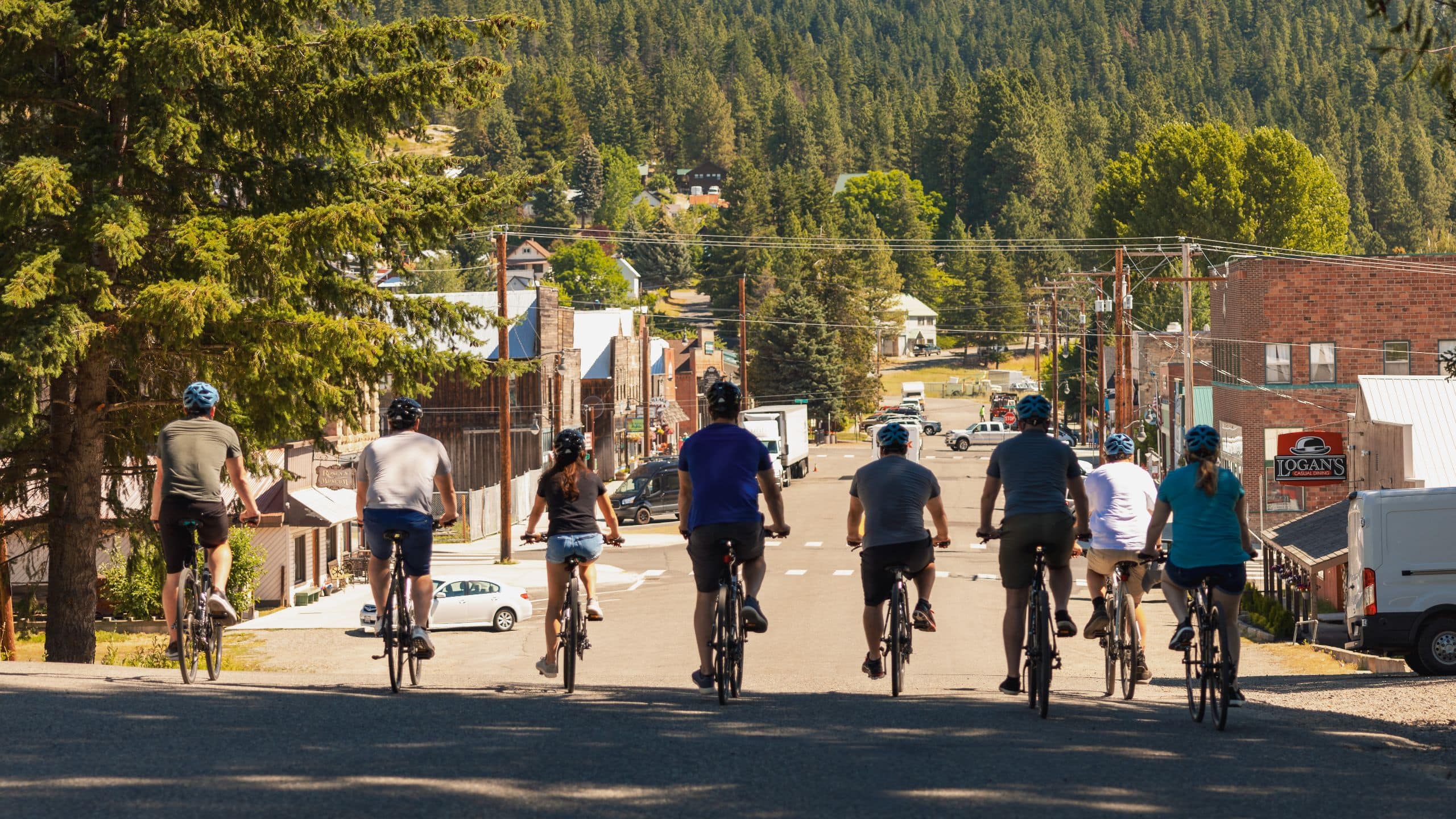 Suncadia Resort Recreation Summer Group Biking To Town