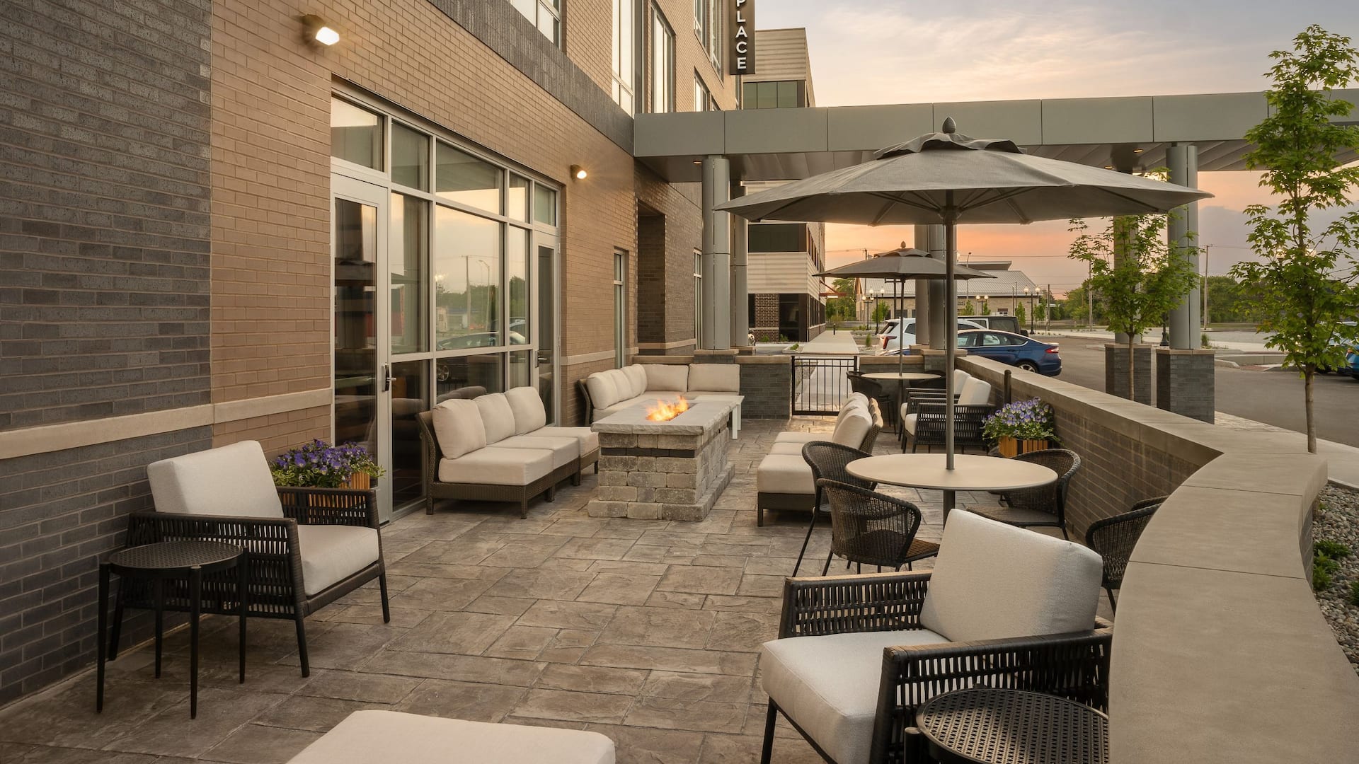 Hyatt Place Munster Patio Fire Pit