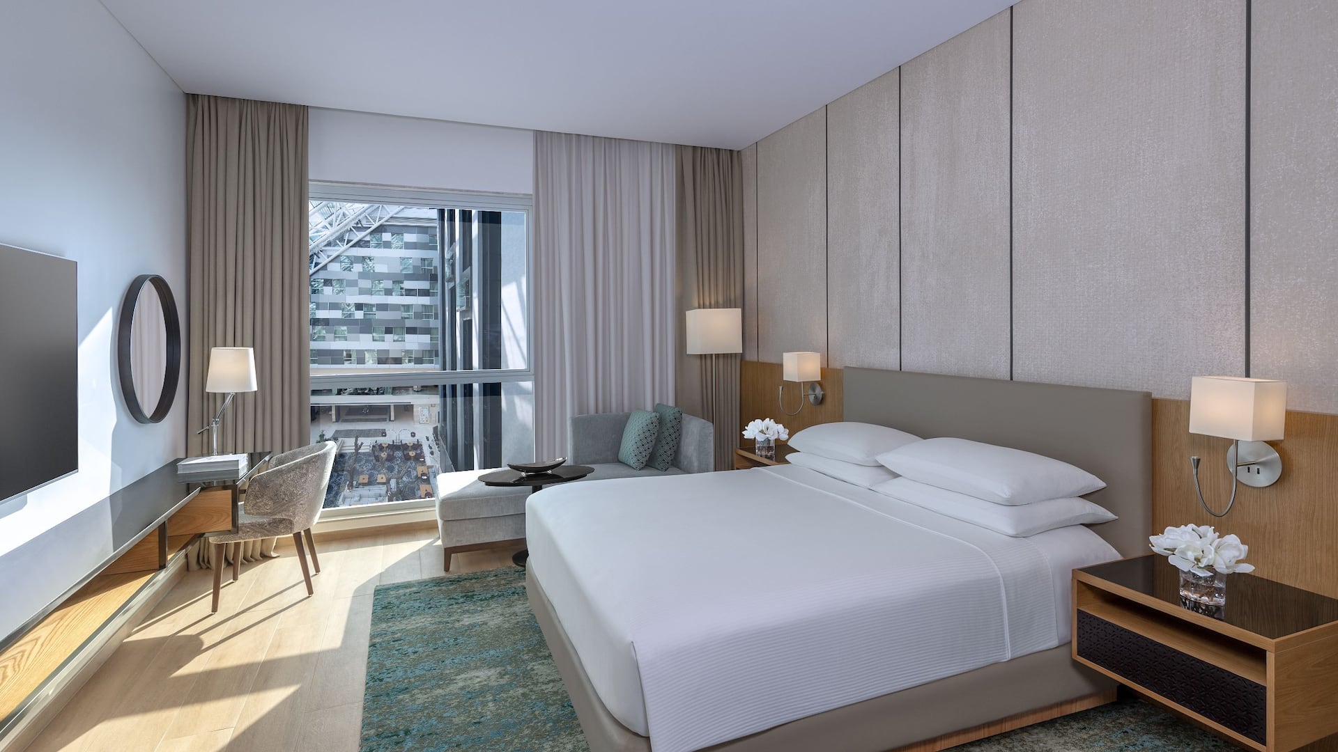 Hyatt Regency Oryx Doha King Room Courtyard View