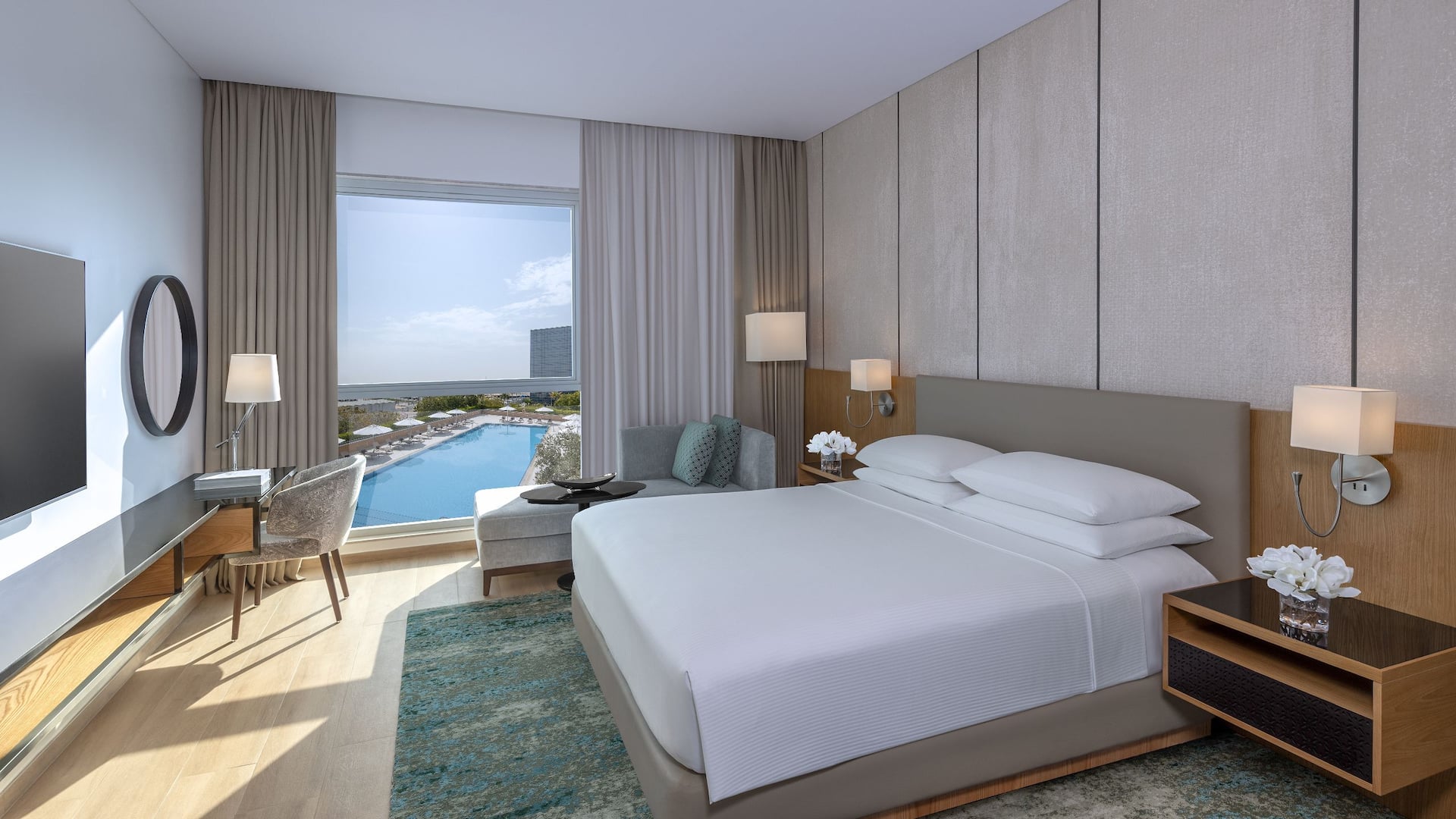 Hyatt Regency Oryx Doha King Room Swimming Pool View