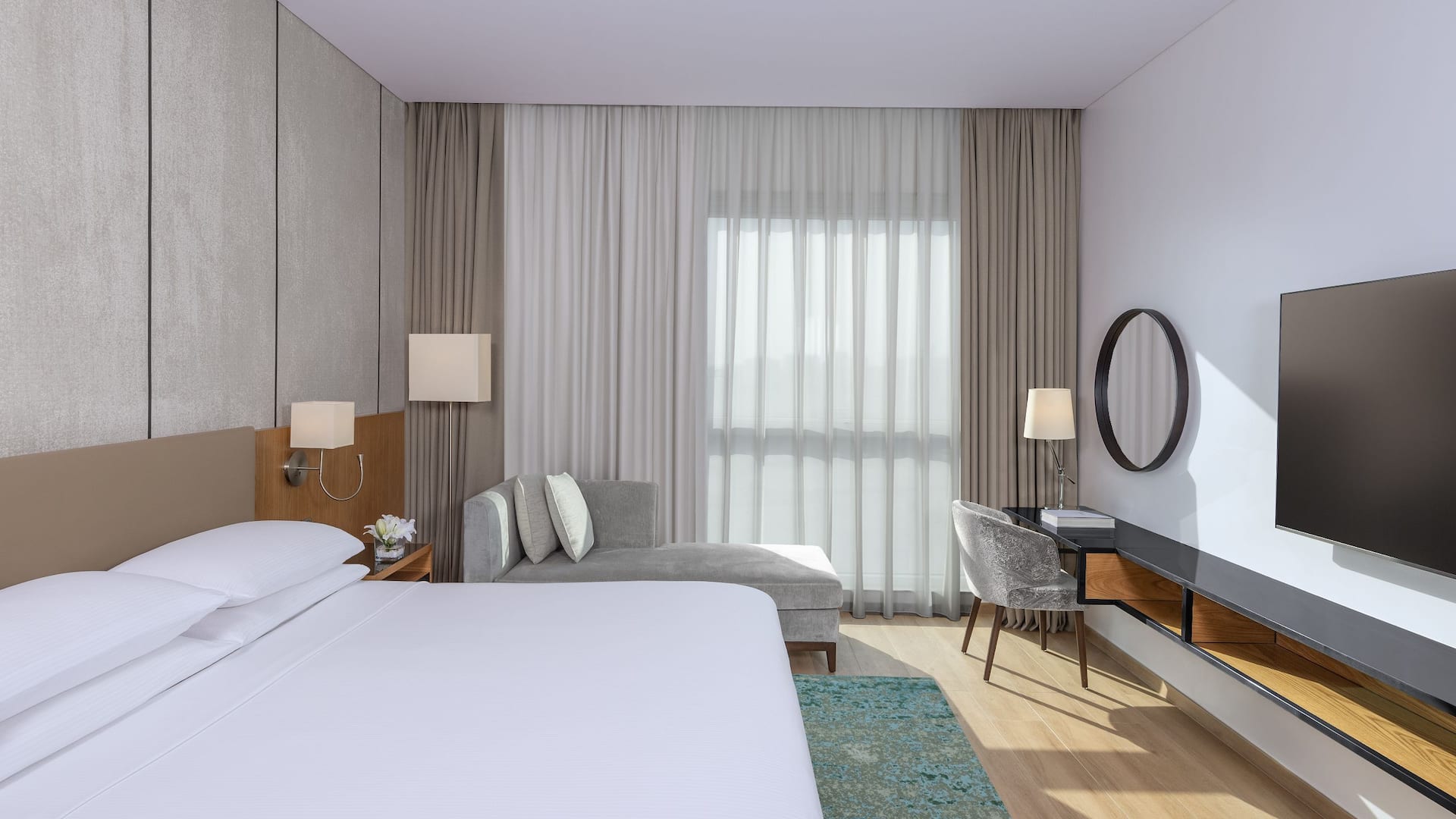 Hyatt Regency Oryx Doha Regency Suite Bedroom