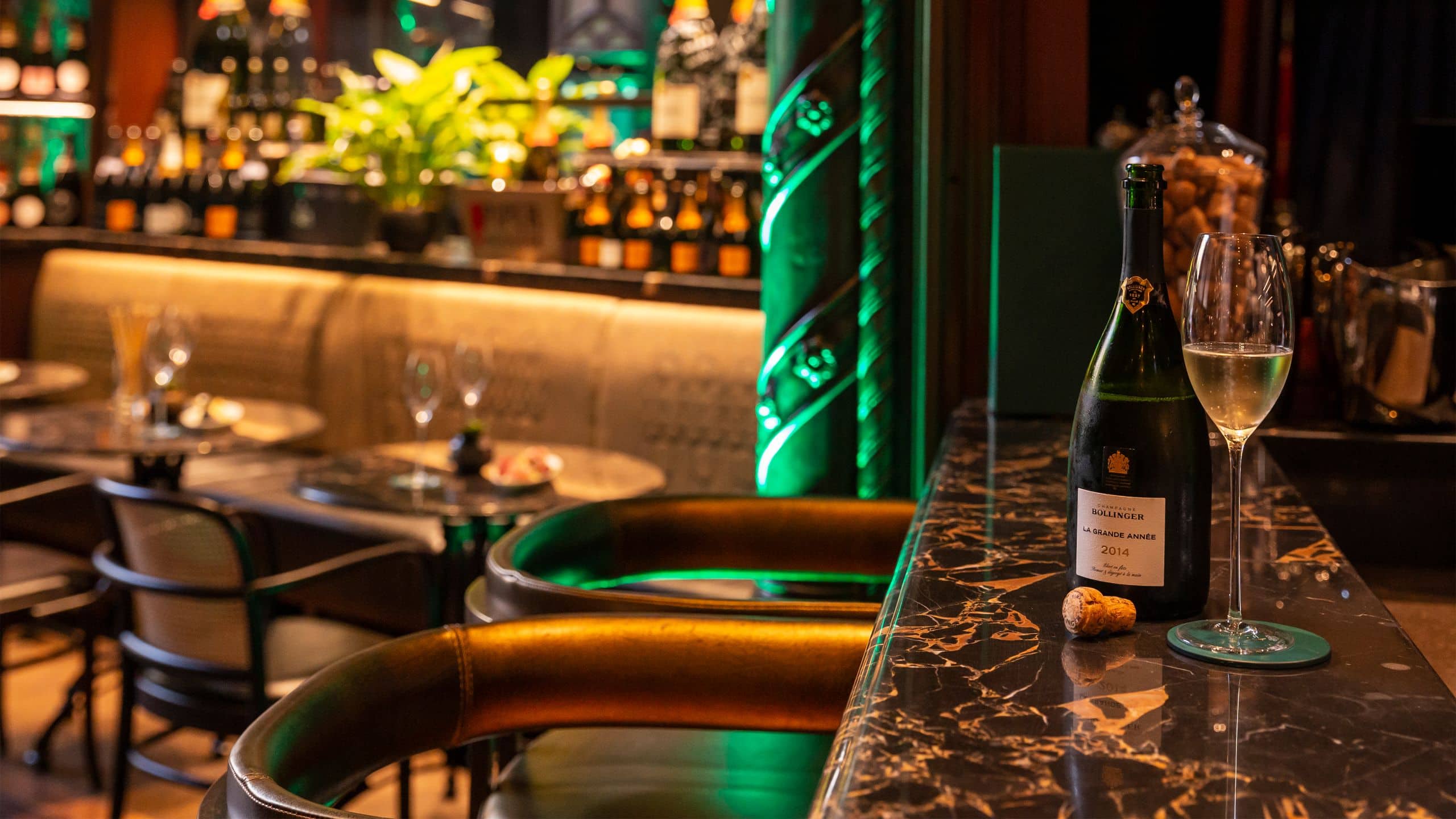 Párisi Udvar Hotel Budapest Etoile Champagne Bar Champagne Bottle Glass