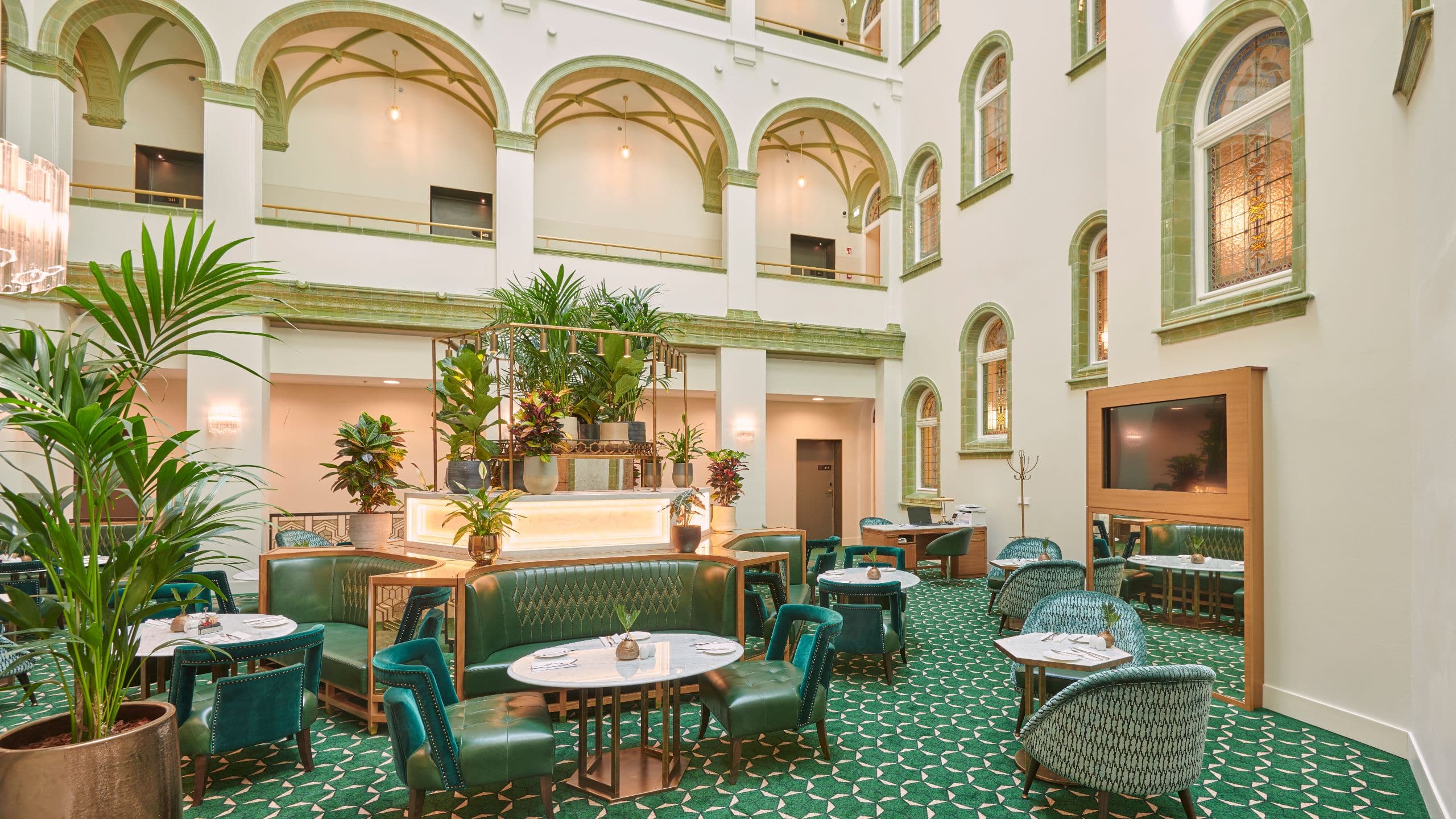 Párisi Udvar Hotel Budapest Polygon Restaurant Court View