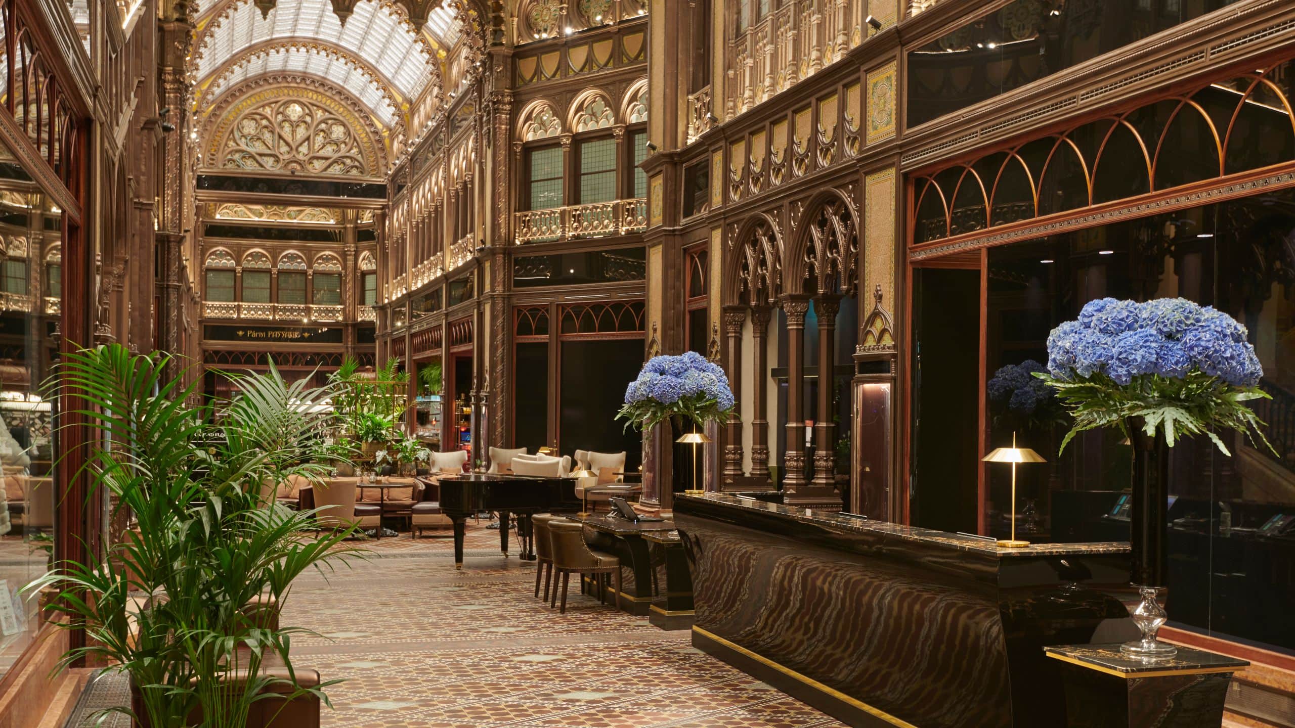 Párisi Udvar Hotel Budapest Lobby Front Desk With Flowers