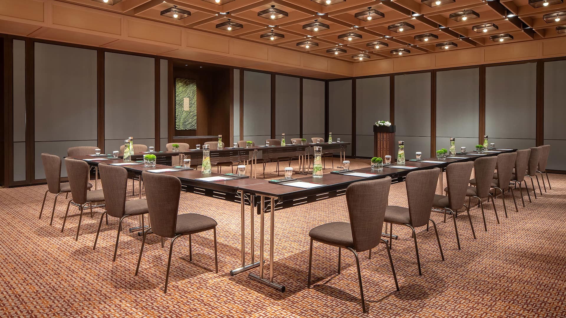 2 of 4 Grand Hyatt Kunming Gallery U Shape Setup