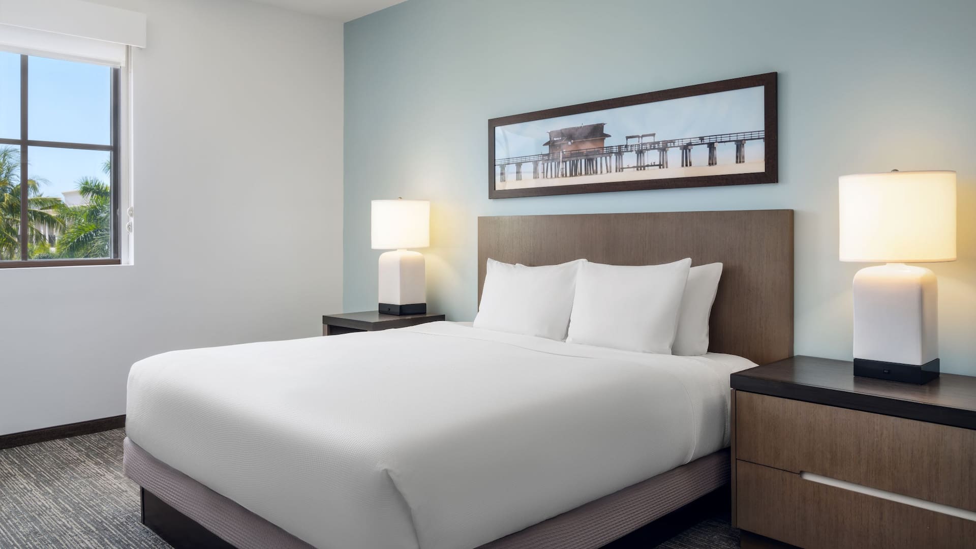 第 3，共 5 Hyatt House Naples/5th Avenue BKK Two Bedroom King Kitchen Bedroom