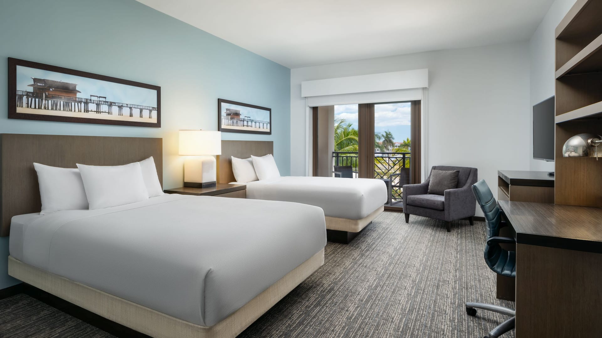 Hyatt House Naples/5th Avenue DENQ Standar Den Two Queen Room