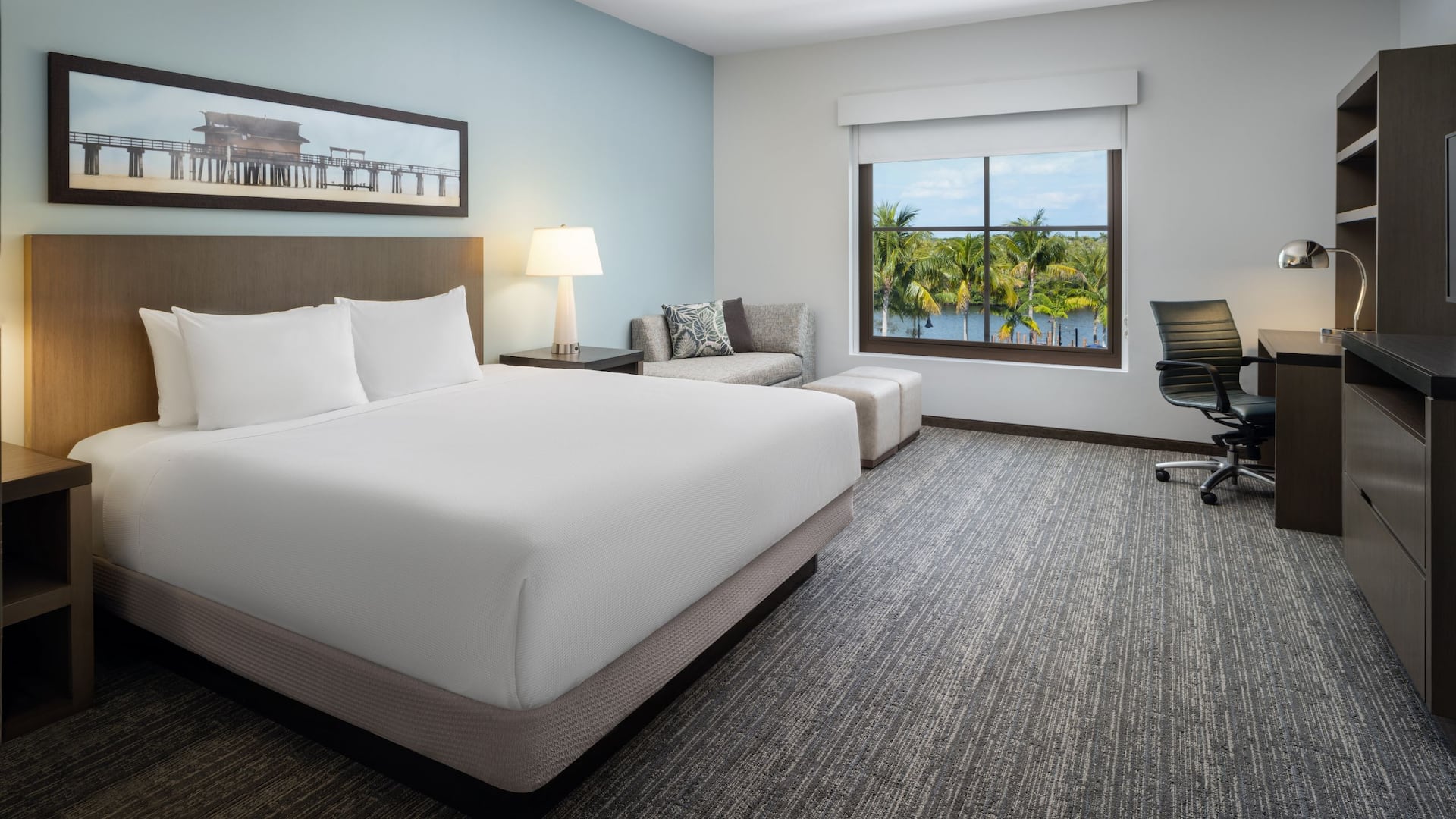 Hyatt House Naples/5th Avenue ADKS Standard King ADA Roll In Shower Bedroom