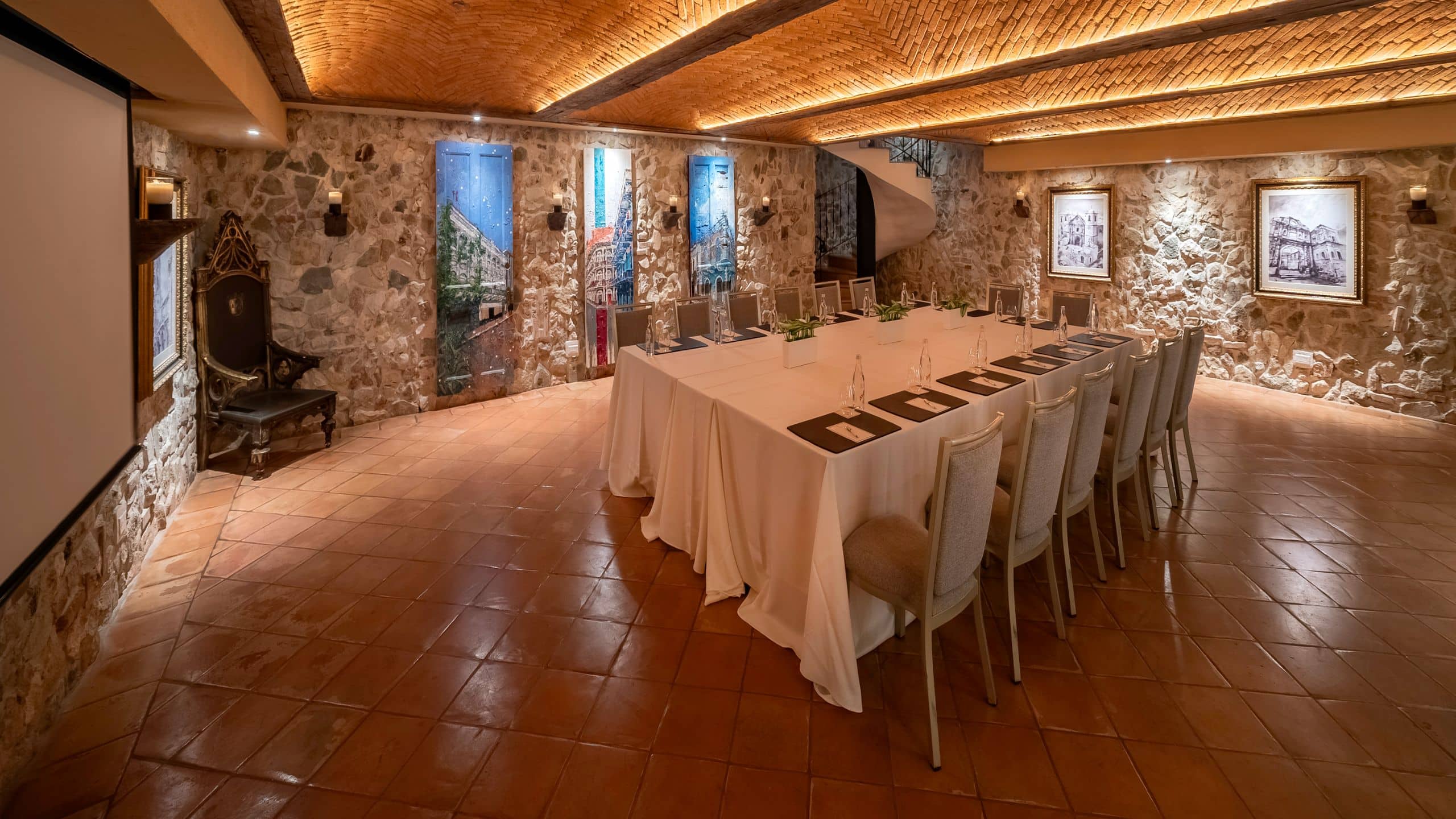 Hotel La Compañia La Ciudadela Meeting Room