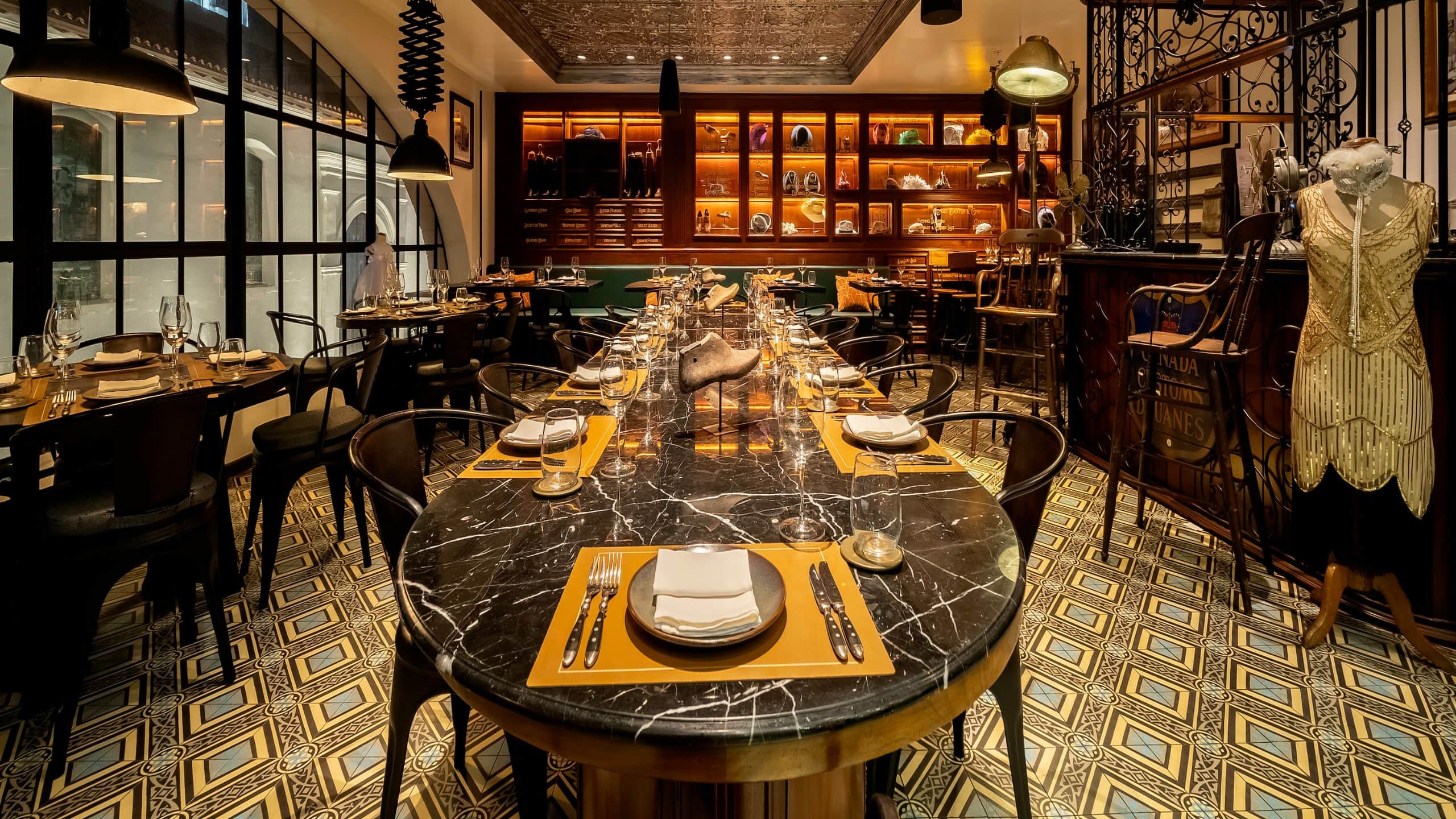 Hotel La Compañia American Bazaar Dining Table