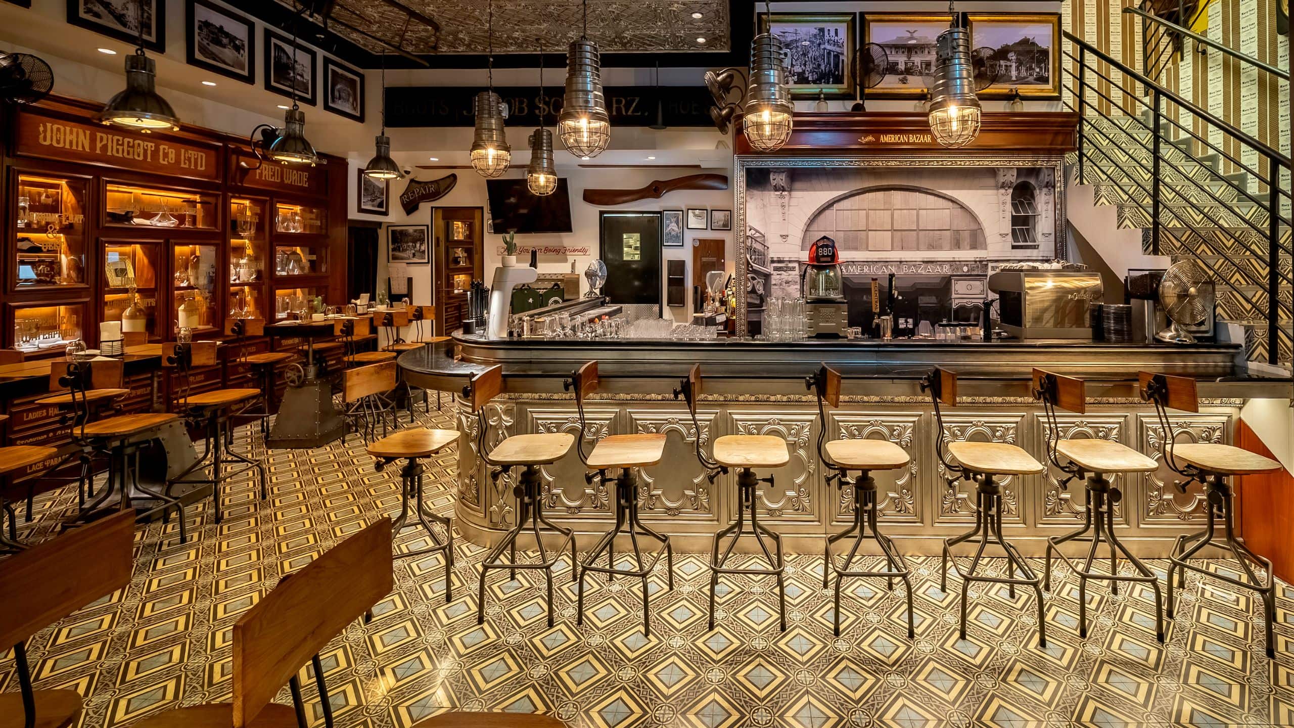 Hotel La Compañia American Bazaar Bar