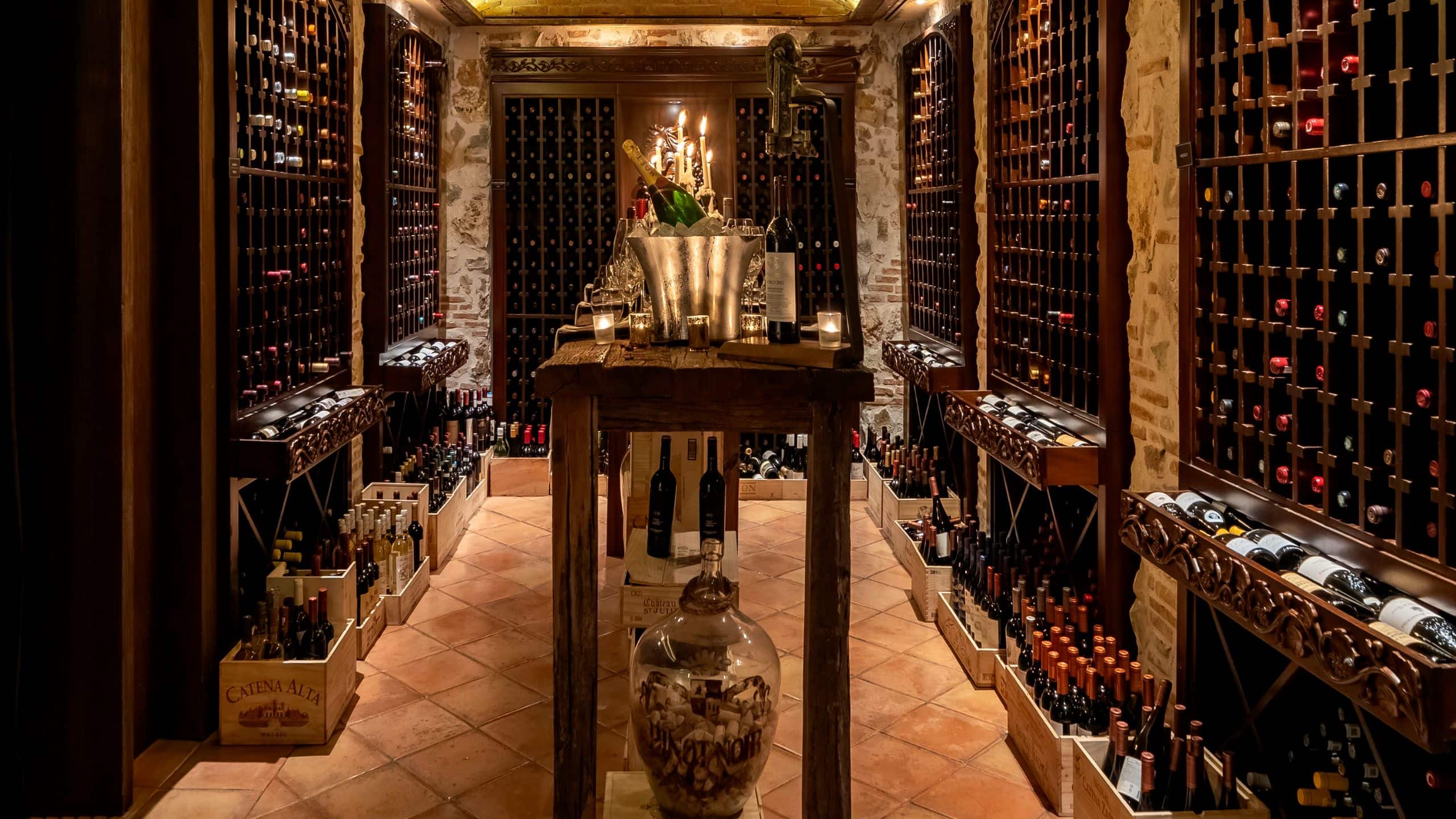 Hotel La Compañia Cava Wine Cellar