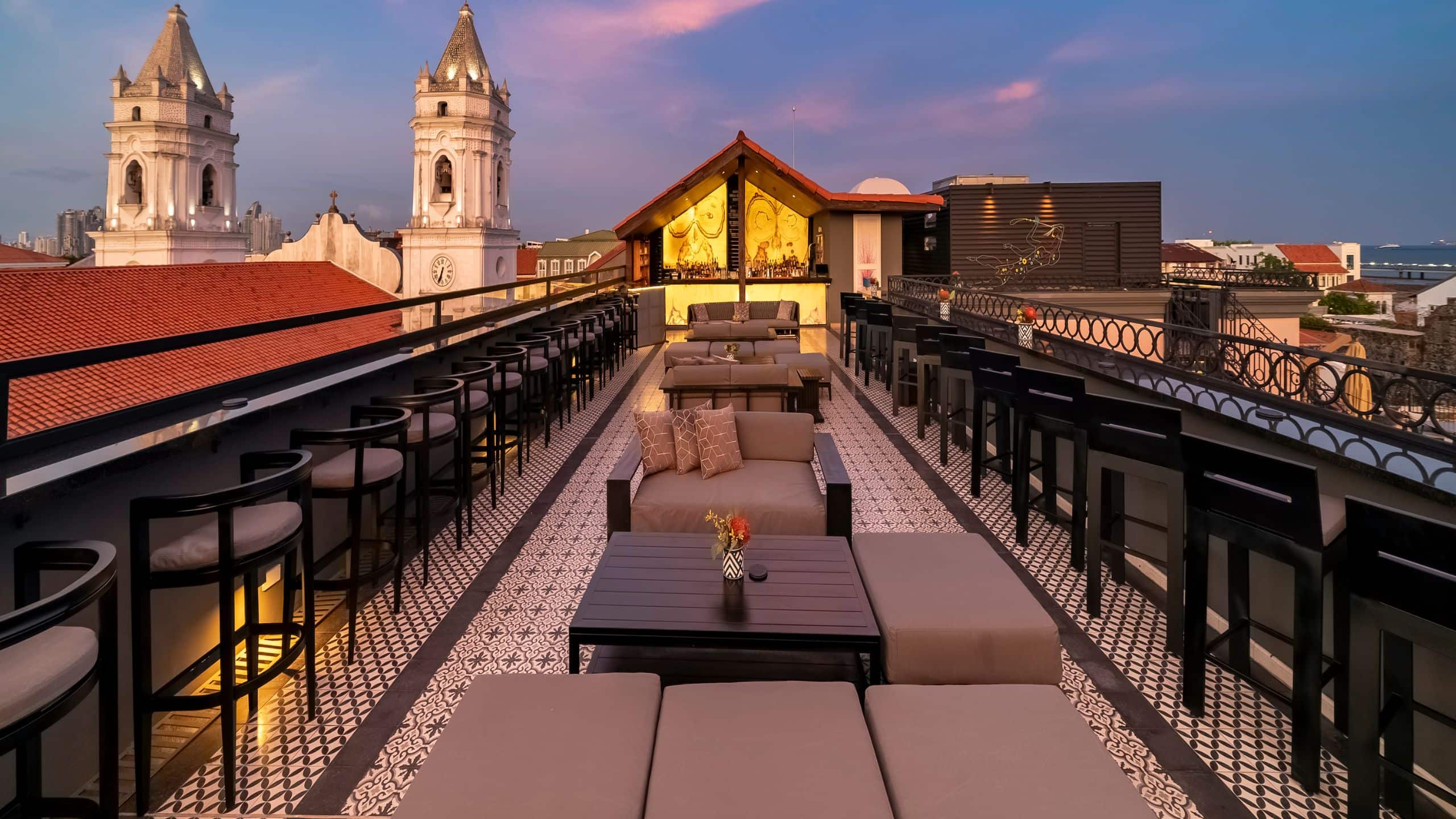 Hotel La Compañia Capella Rooftop Lounge