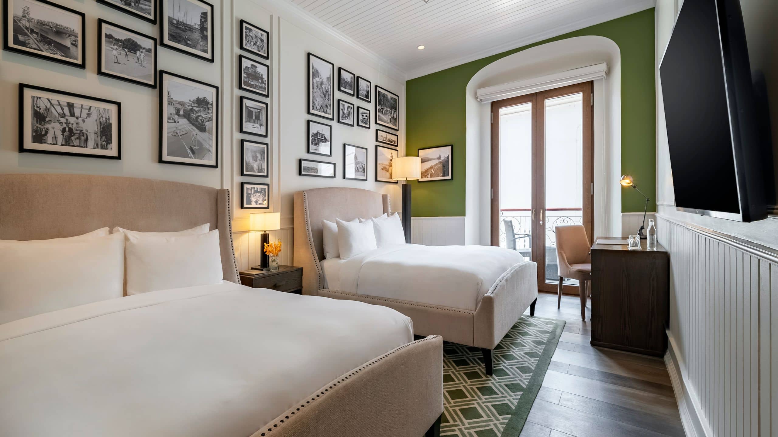 Hotel La Compañia Two Queen Beds Guestroom