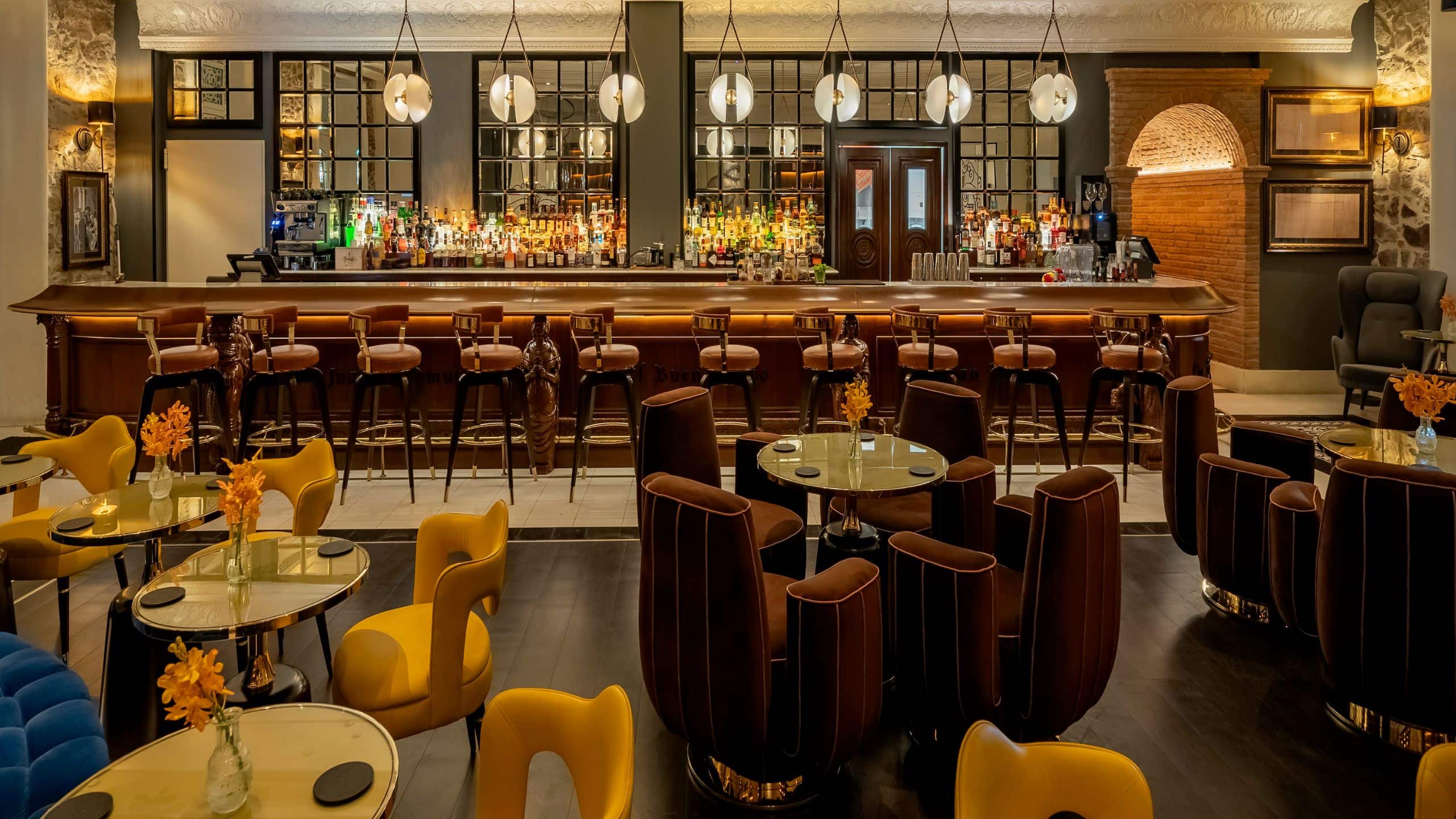 Hotel La Compañia Exilio Bar Seating